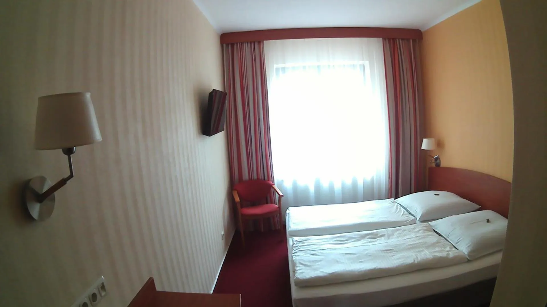 Photo of the whole room, Bed in Hotel Christinenhof garni - Bed & Breakfast
