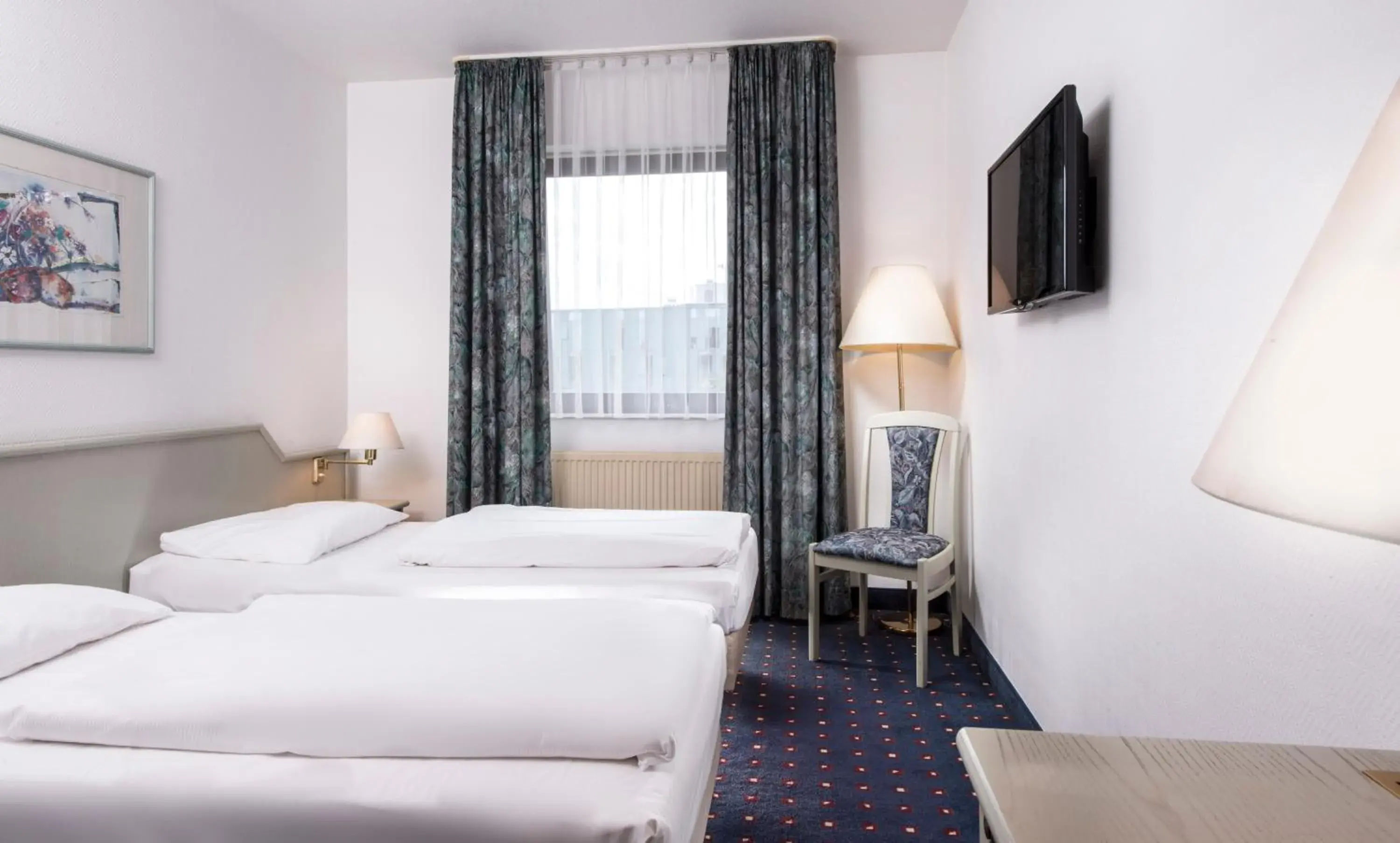 Photo of the whole room, Bed in Wyndham Garden Duesseldorf Mettmann Photo of the whole room, Bed in Wyndham Garden Duesseldorf Mettmann