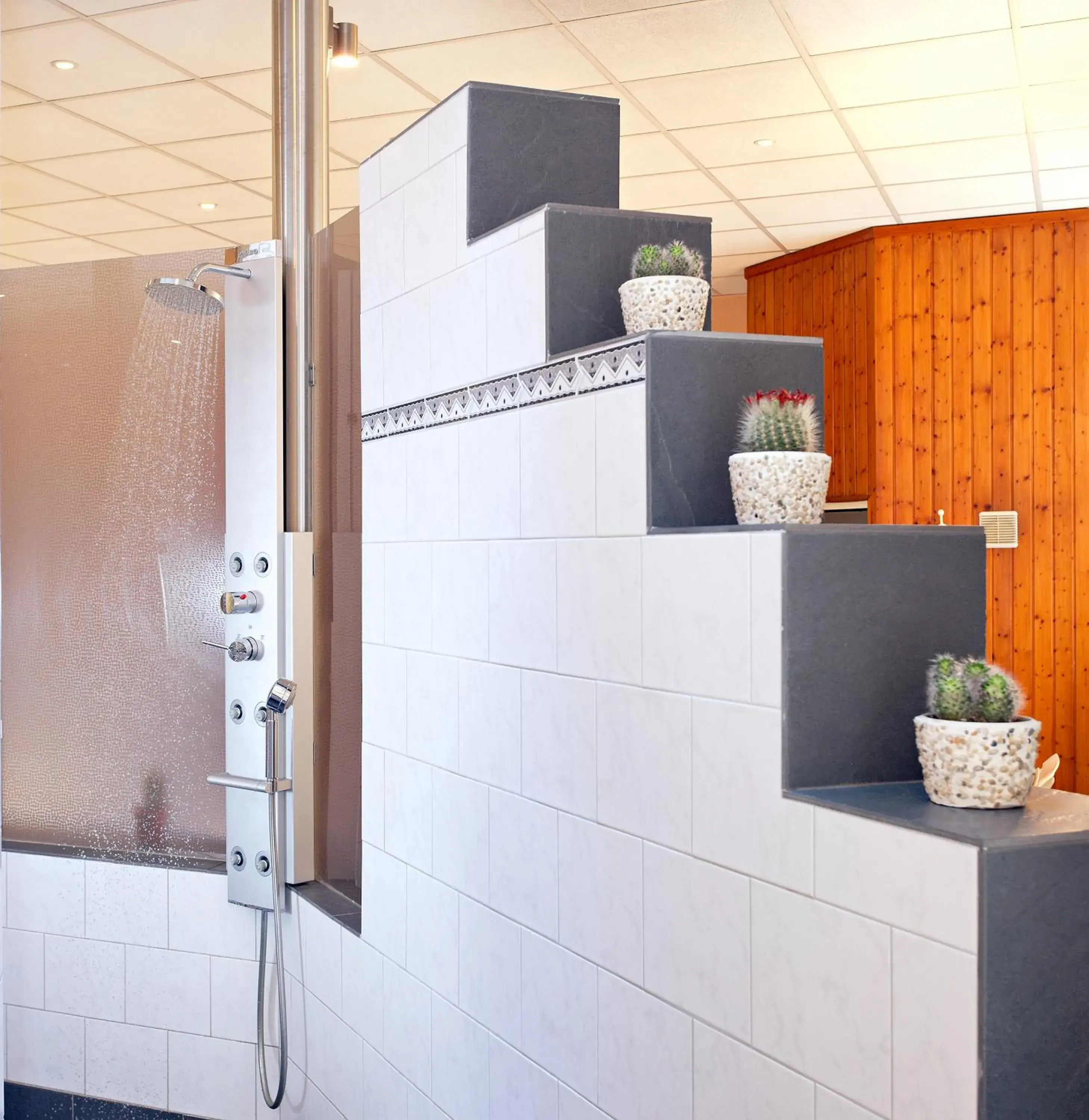 Spa and wellness centre/facilities in Wyndham Garden Duesseldorf Mettmann Spa and wellness centre/facilities in Wyndham Garden Duesseldorf Mettmann