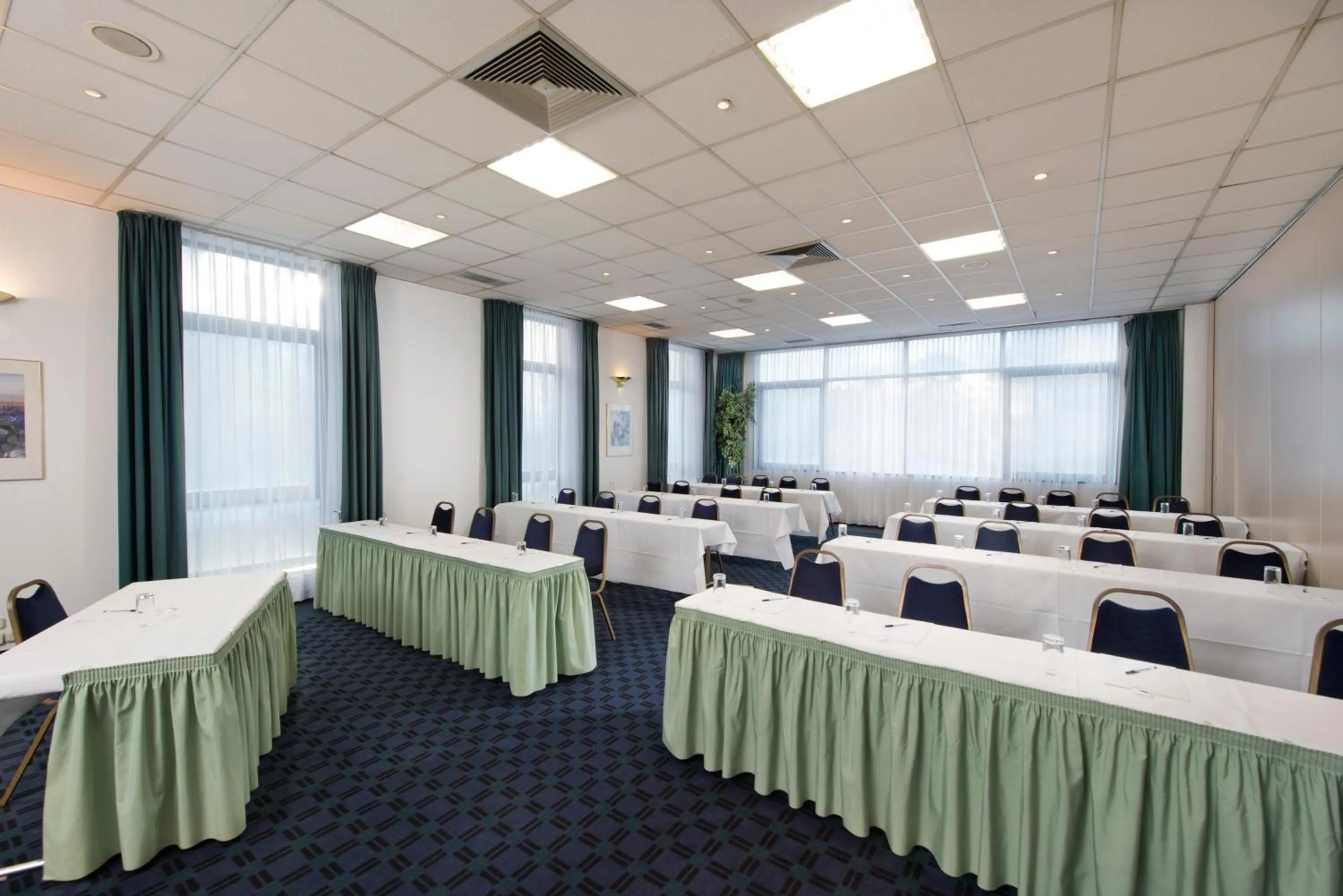 Business facilities in Wyndham Garden Duesseldorf Mettmann