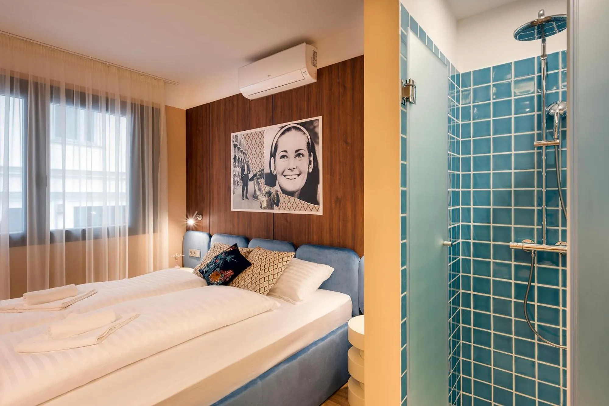 Bathroom, Bed in SWU Magazine Rooms