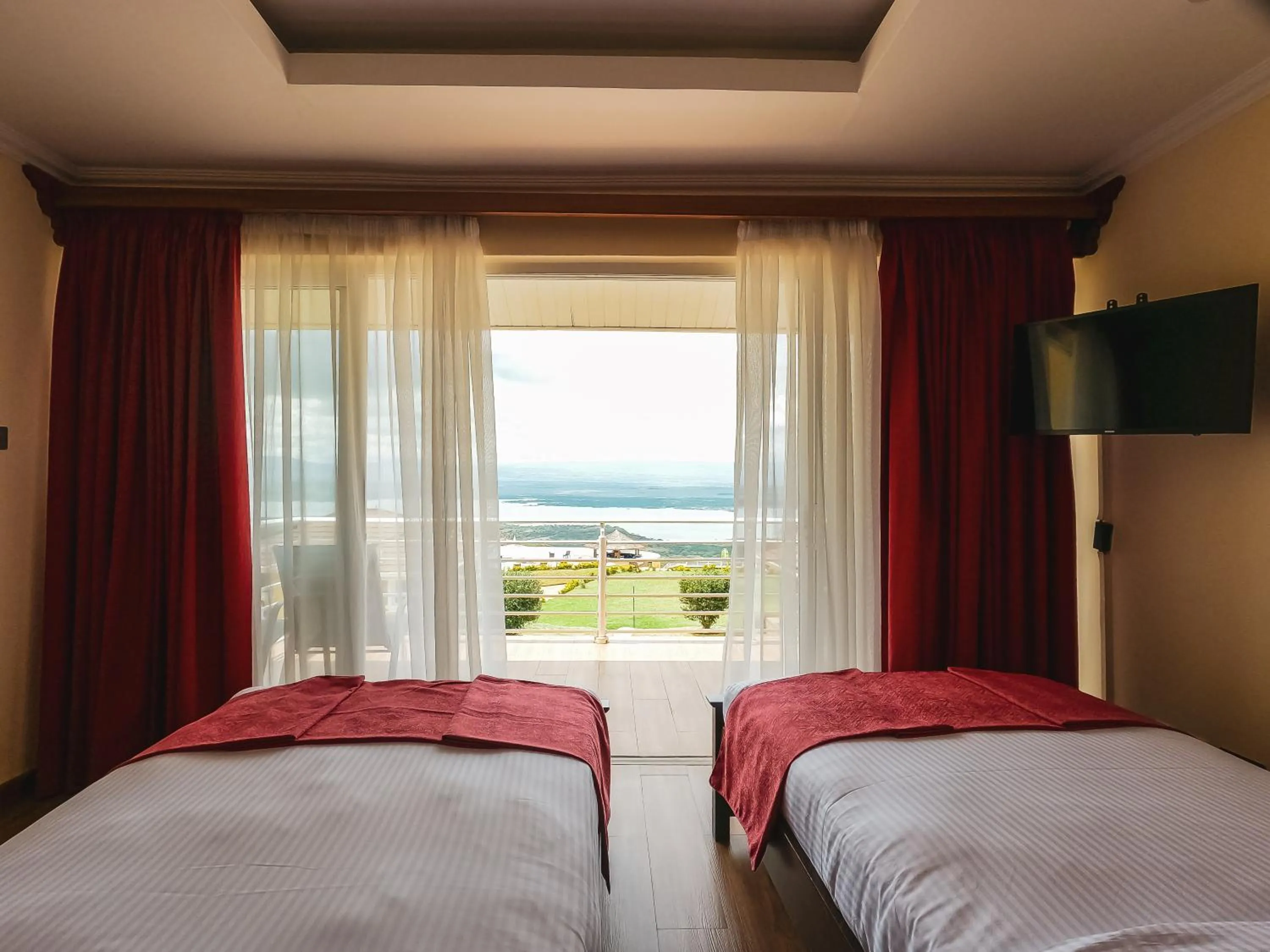 Bed in Lake Elementaita Mountain Lodge