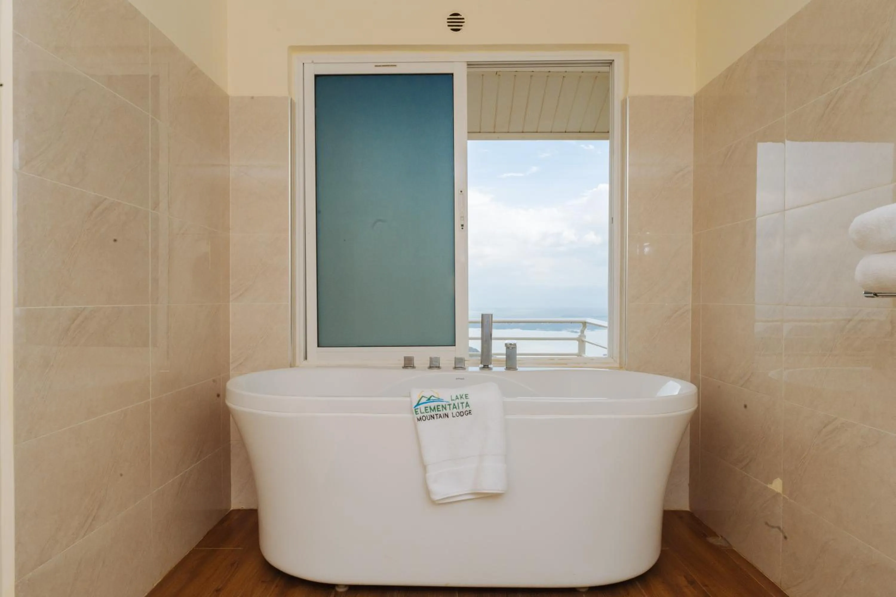 Bathroom in Lake Elementaita Mountain Lodge