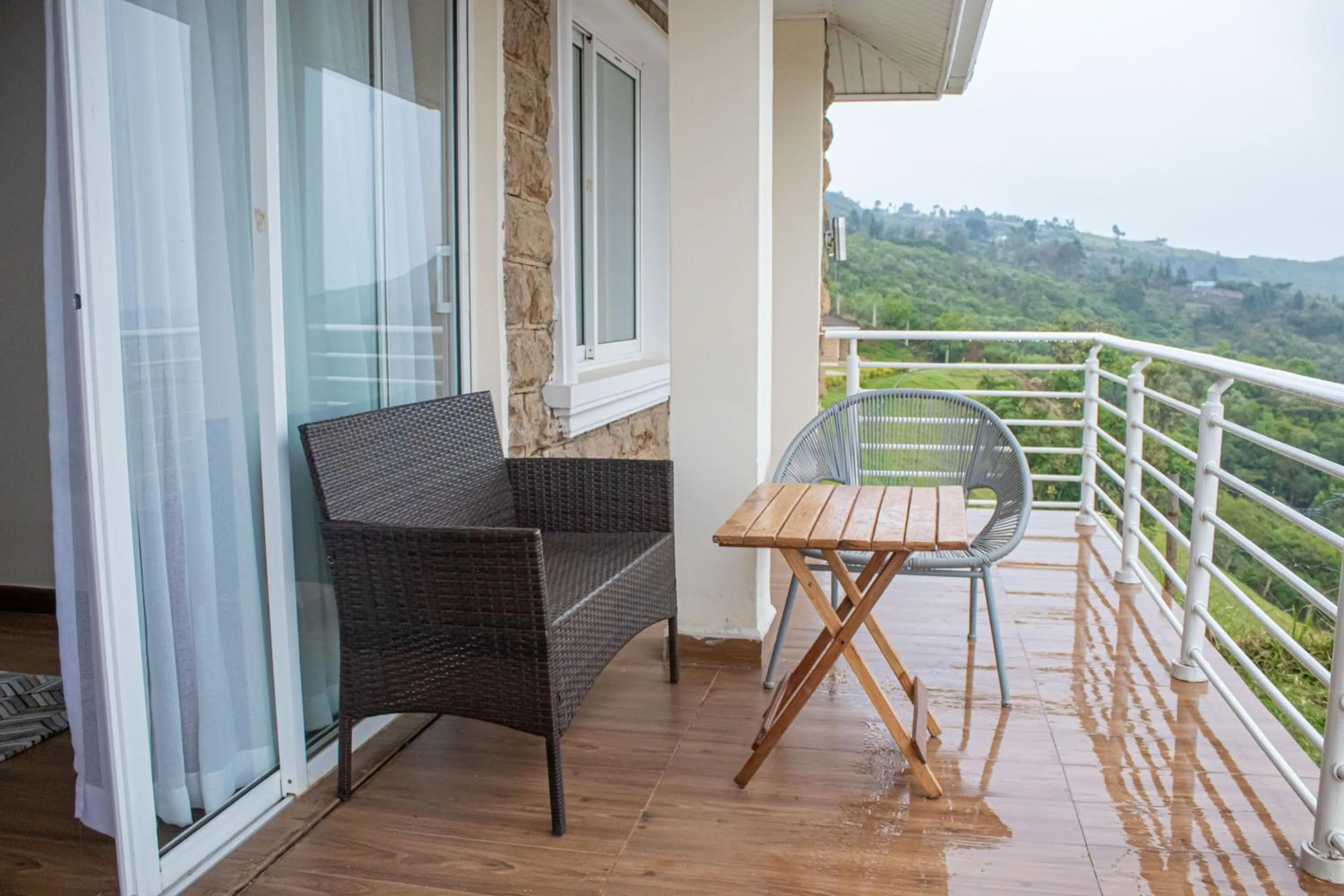 Day in Lake Elementaita Mountain Lodge