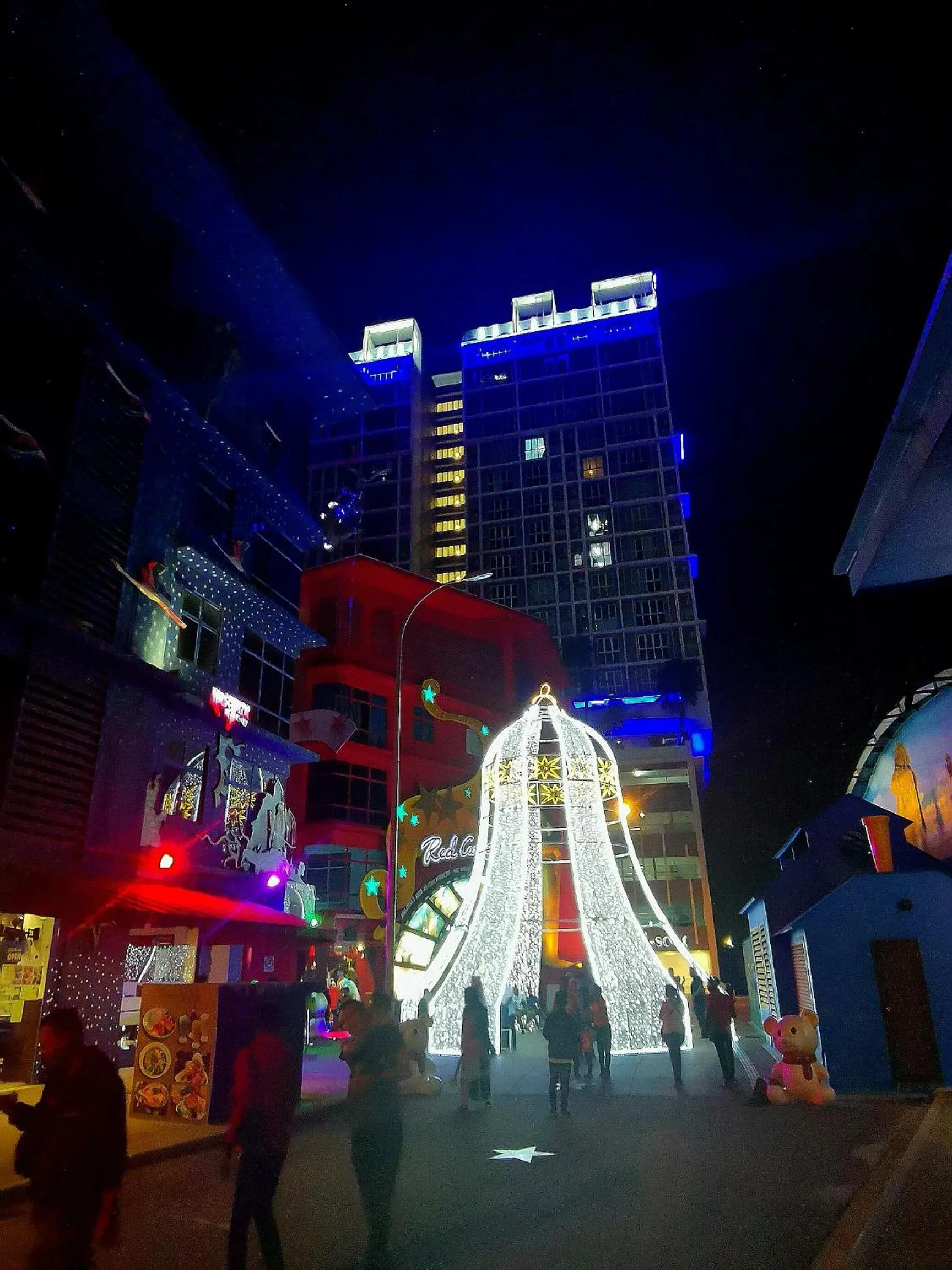 Evening entertainment in A's House i-City 1-4pax Studio Netflix Wifi