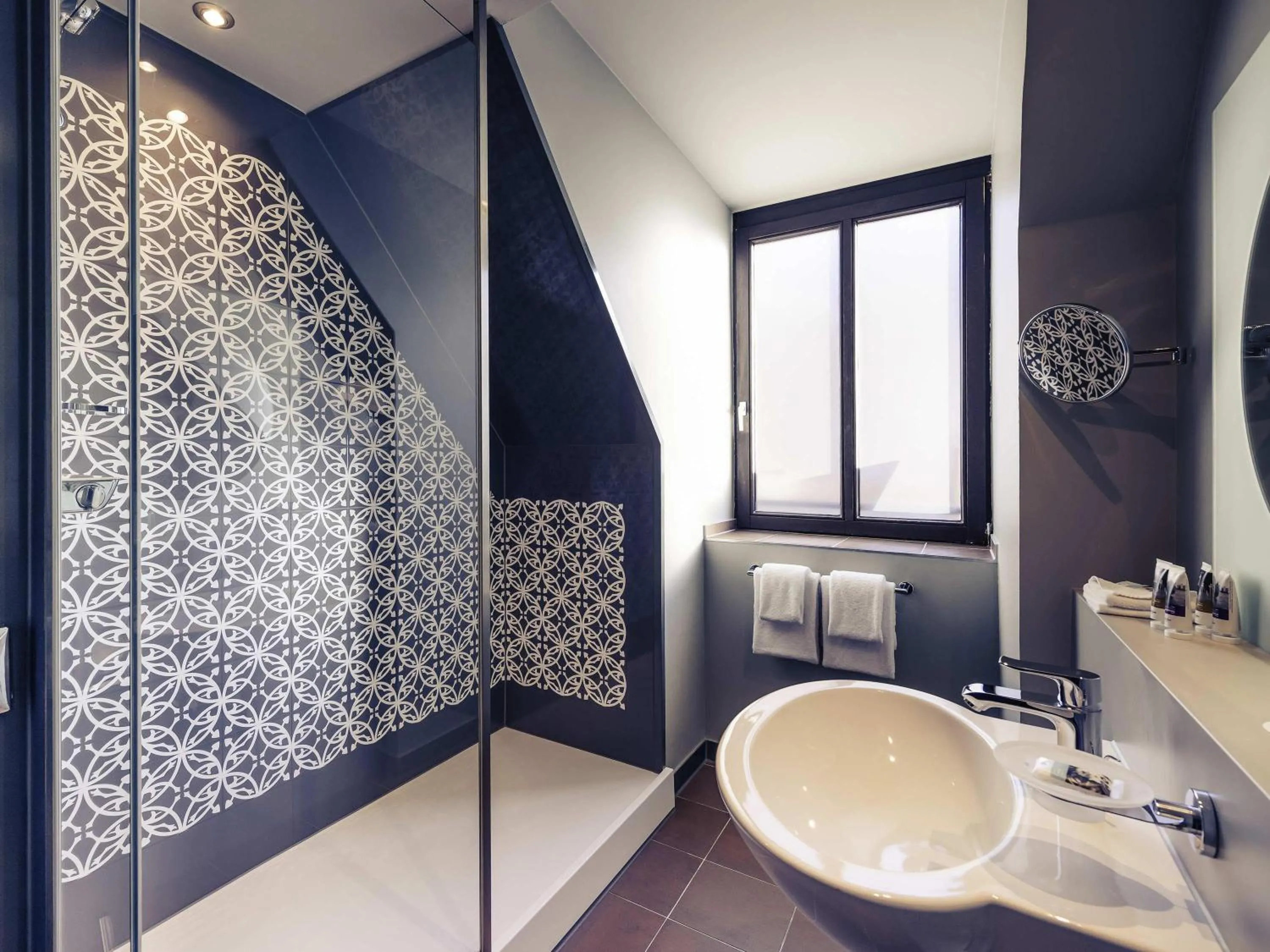 Bedroom in Mercure München City Center