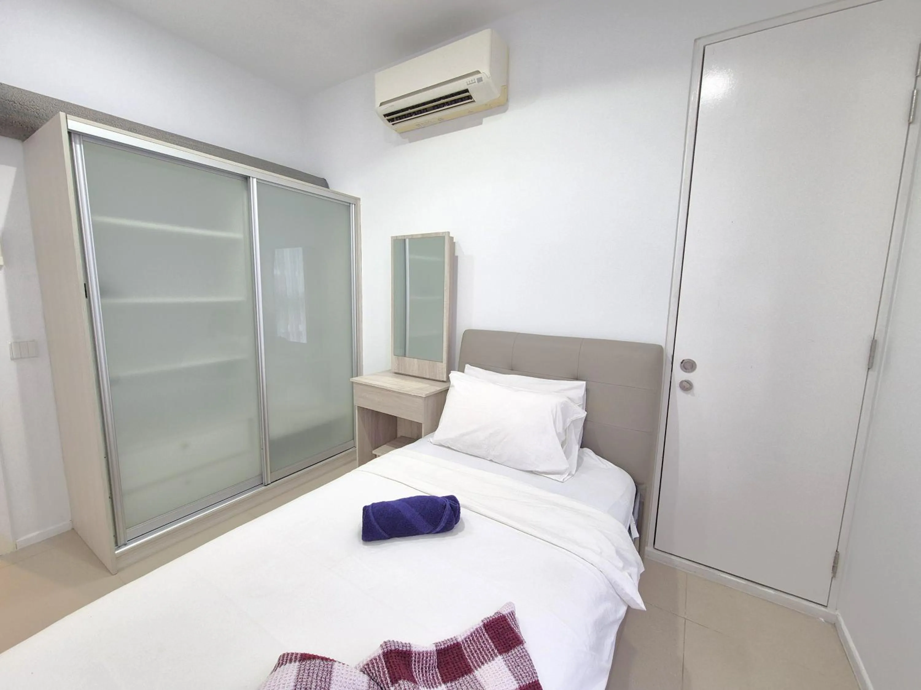 Bed in ARCORIS, MONT KIARA by MK HOME