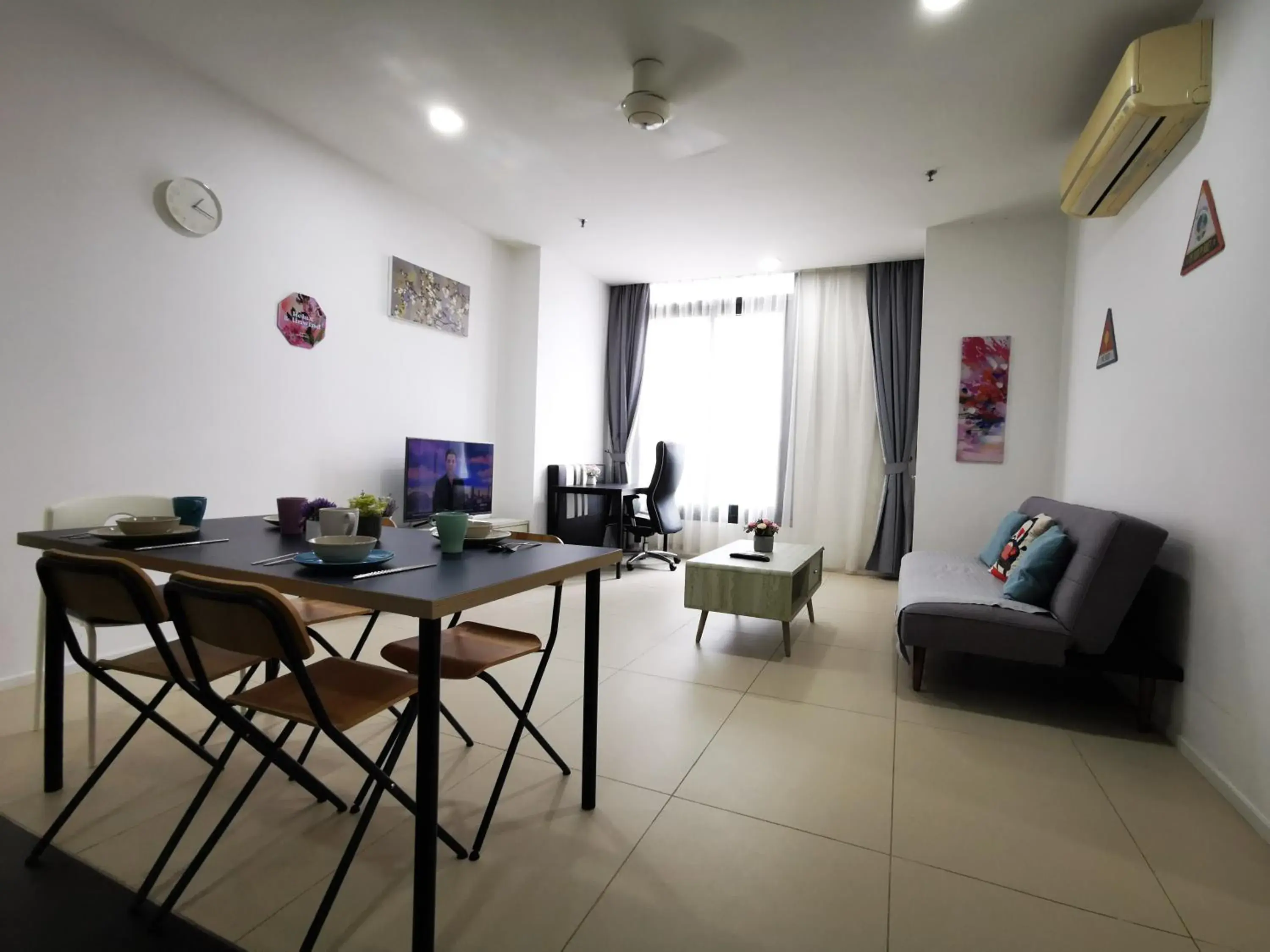 Dining Area in ARCORIS, MONT KIARA