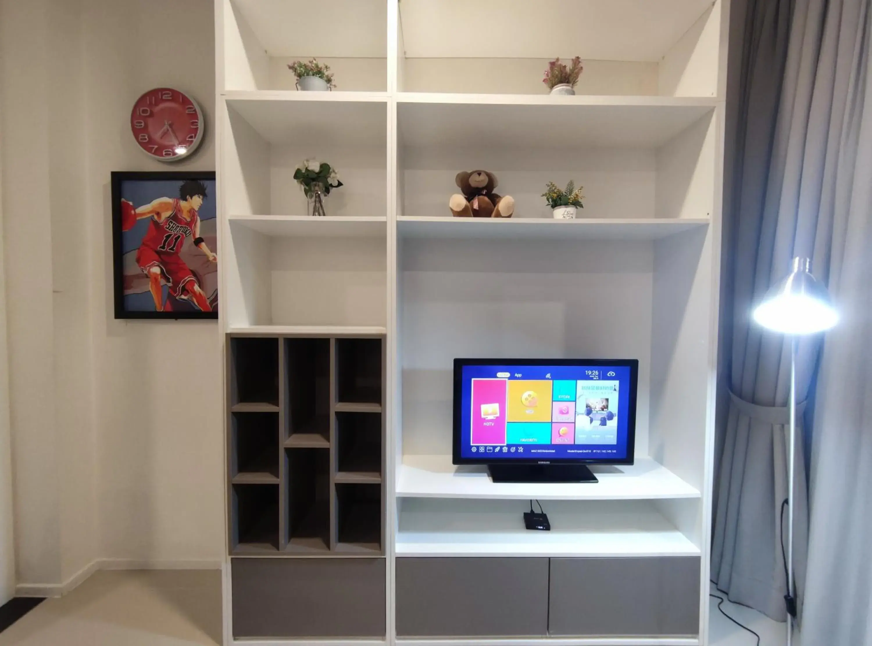 TV/Entertainment Center in ARCORIS, MONT KIARA