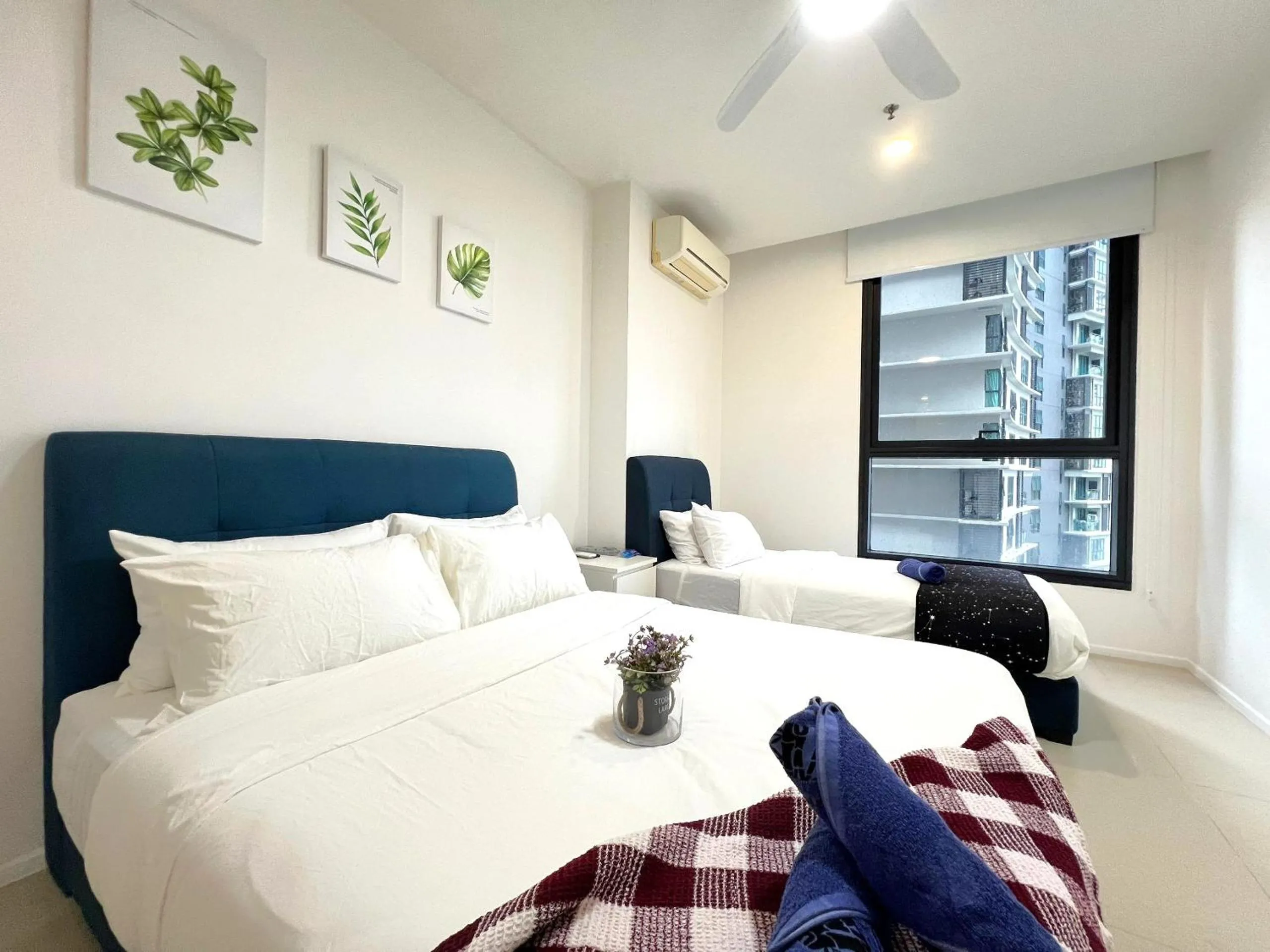 Bedroom, Bed in ARCORIS, MONT KIARA by MK HOME