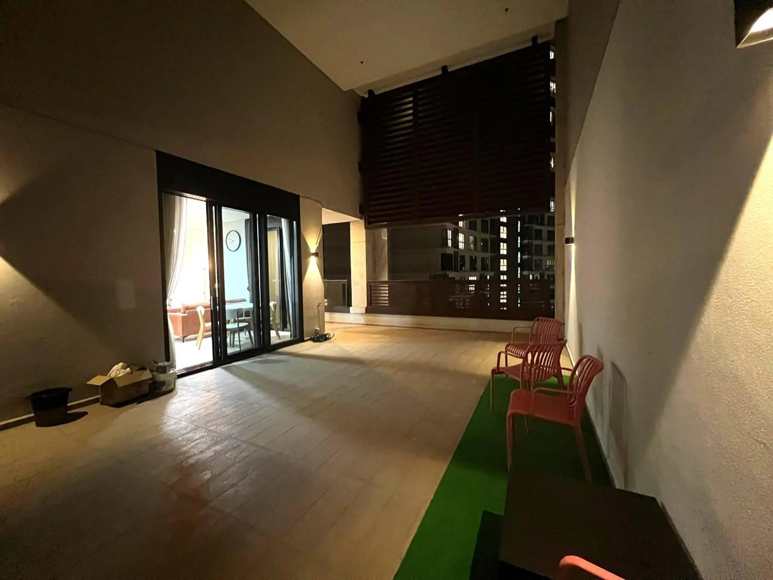 Balcony/Terrace in ARCORIS, MONT KIARA by MK HOME