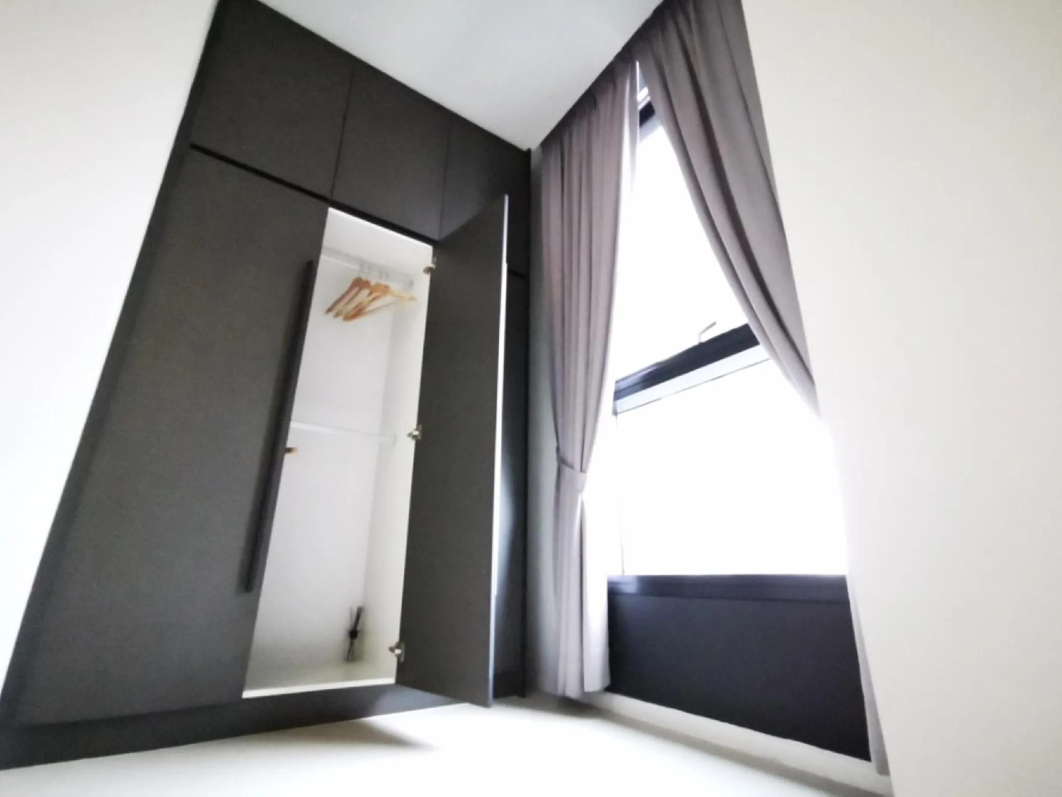 Bedroom in ARCORIS, MONT KIARA by MK HOME