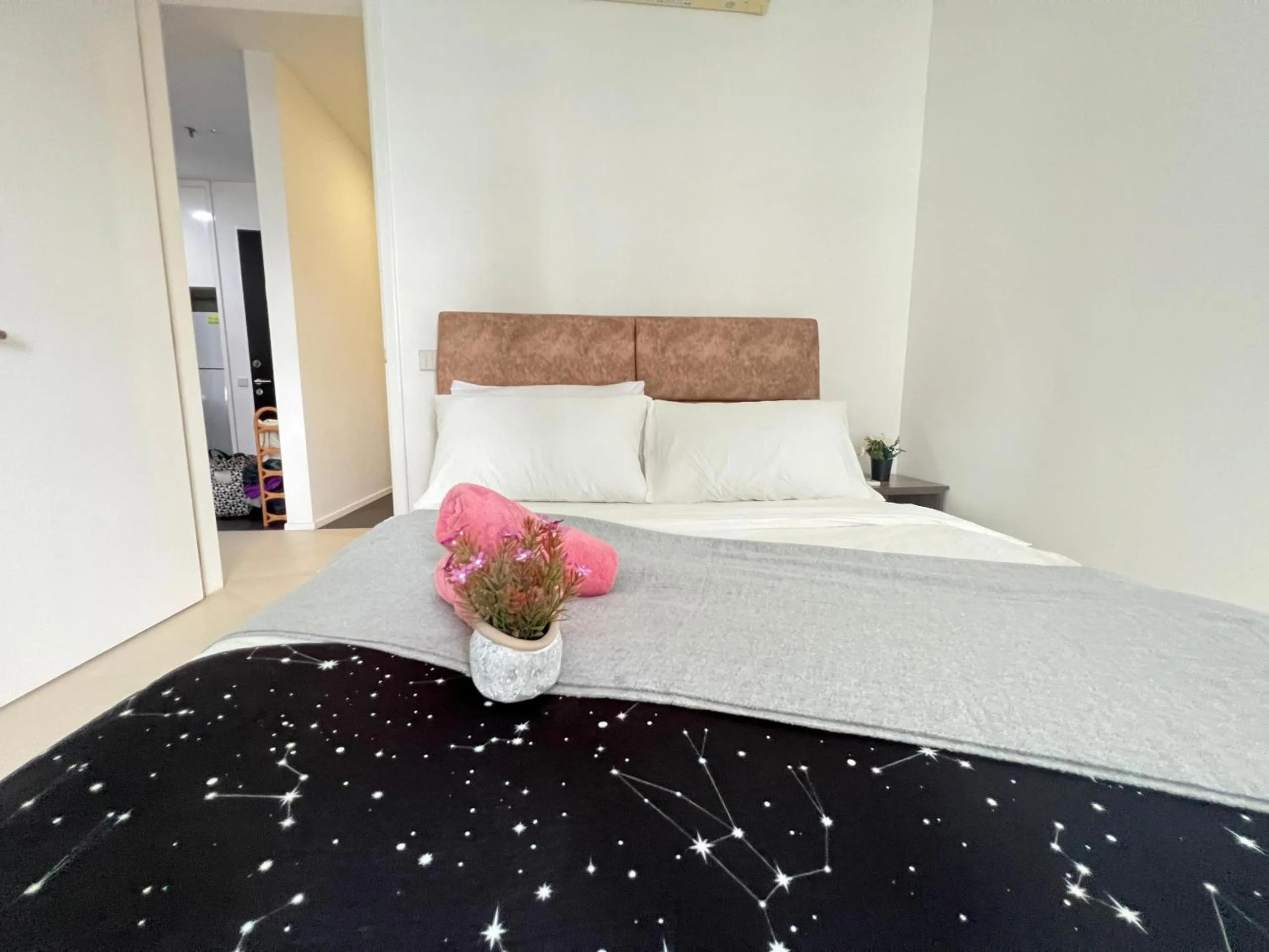 Bed in ARCORIS, MONT KIARA by MK HOME