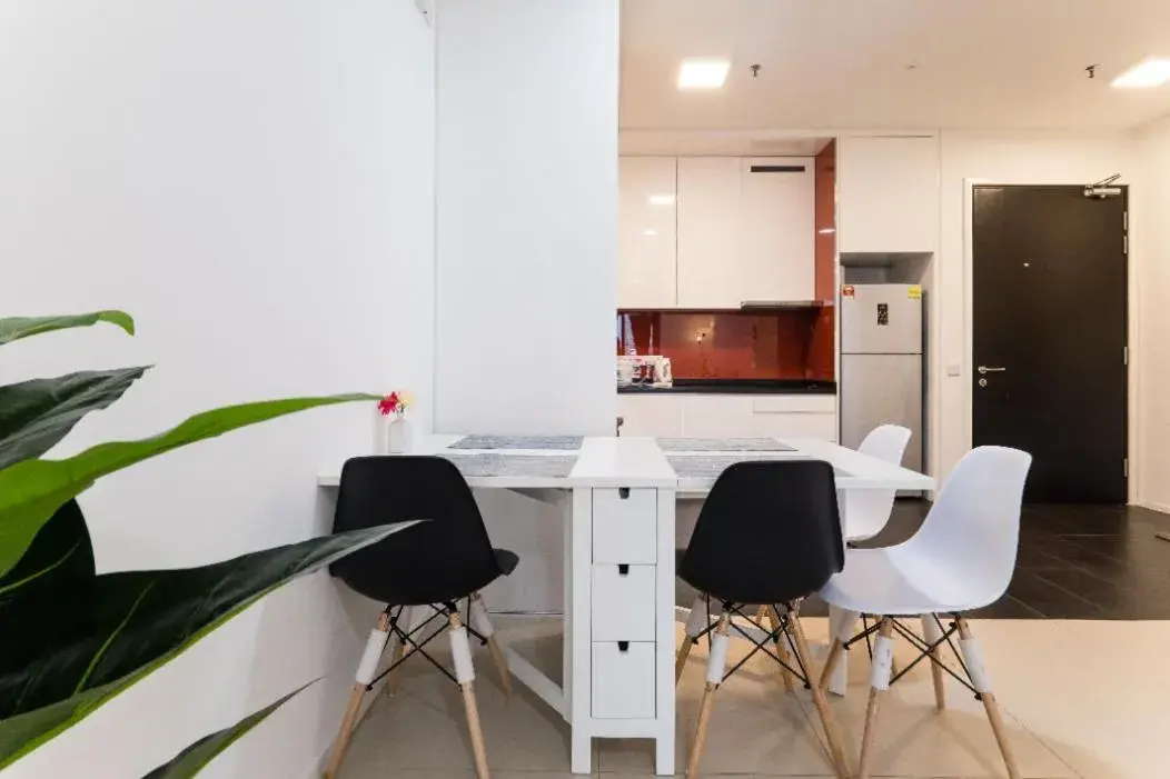 Dining Area in ARCORIS, MONT KIARA