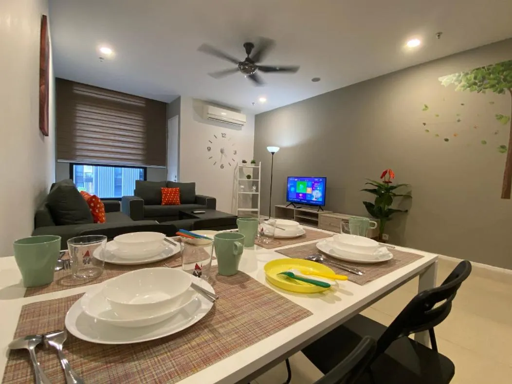 ARCORIS, MONT KIARA by MK HOME