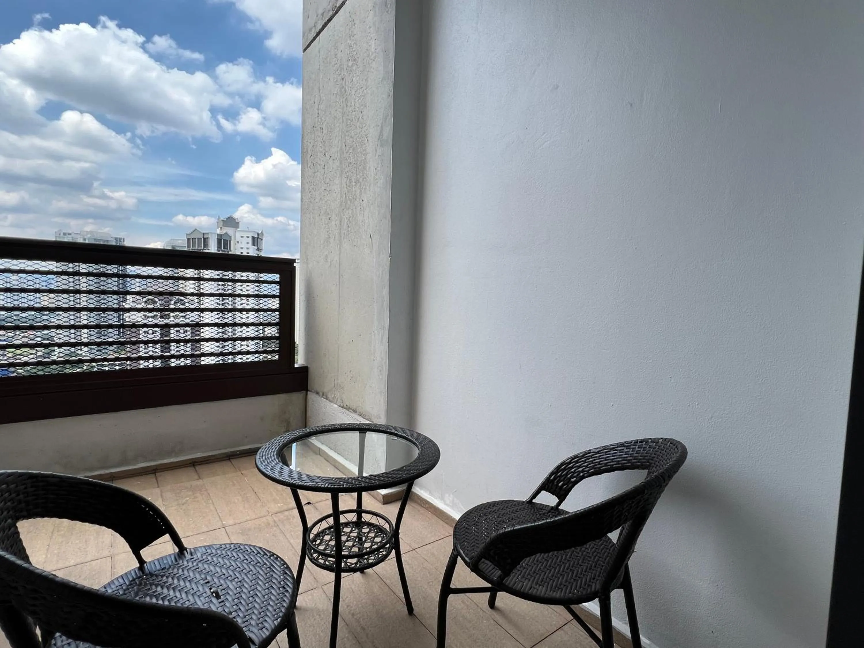 Balcony/Terrace in ARCORIS, MONT KIARA by MK HOME