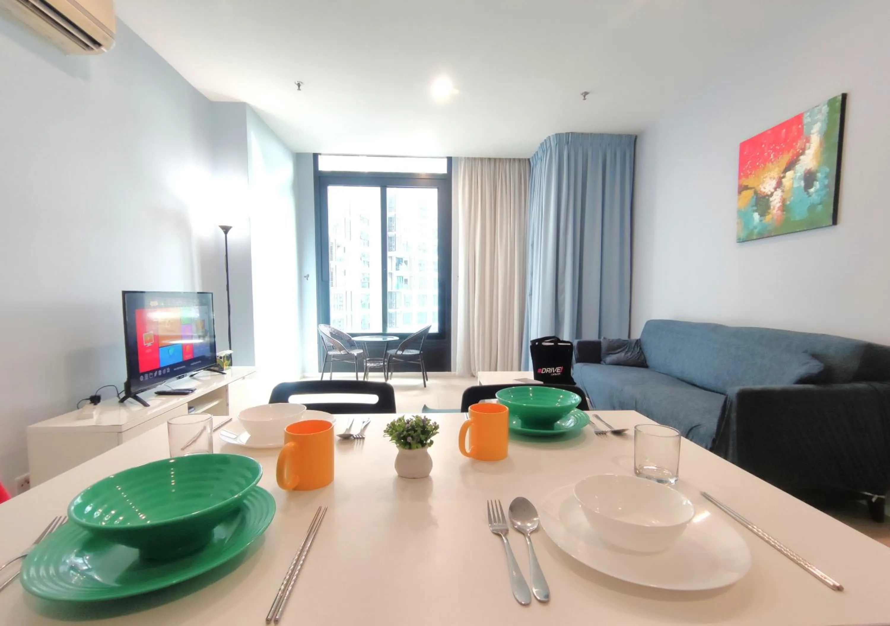 Living room in ARCORIS, MONT KIARA by MK HOME