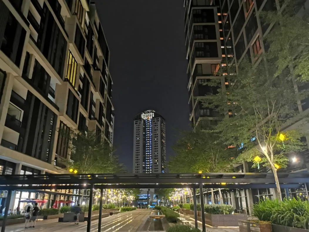 ARCORIS, MONT KIARA by MK HOME