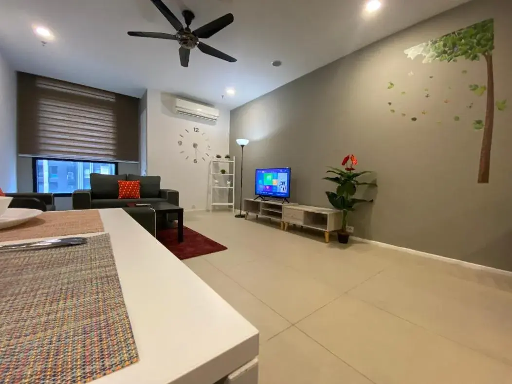 TV/Entertainment Center in ARCORIS, MONT KIARA