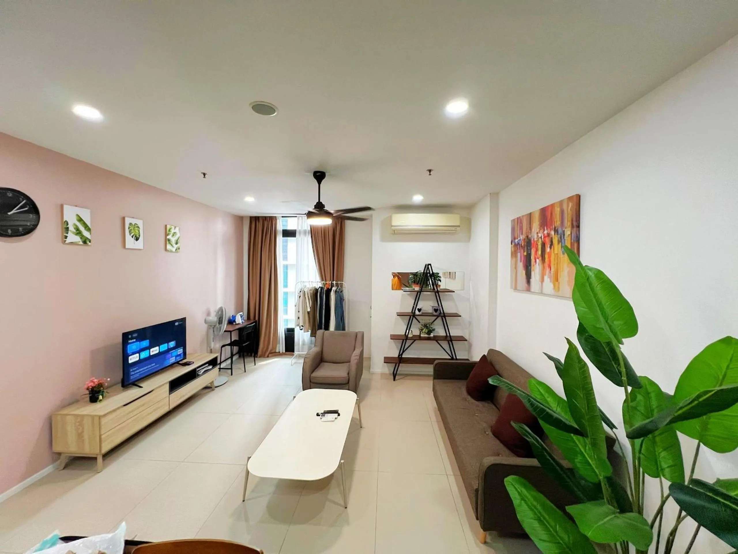 Living room in ARCORIS, MONT KIARA by MK HOME