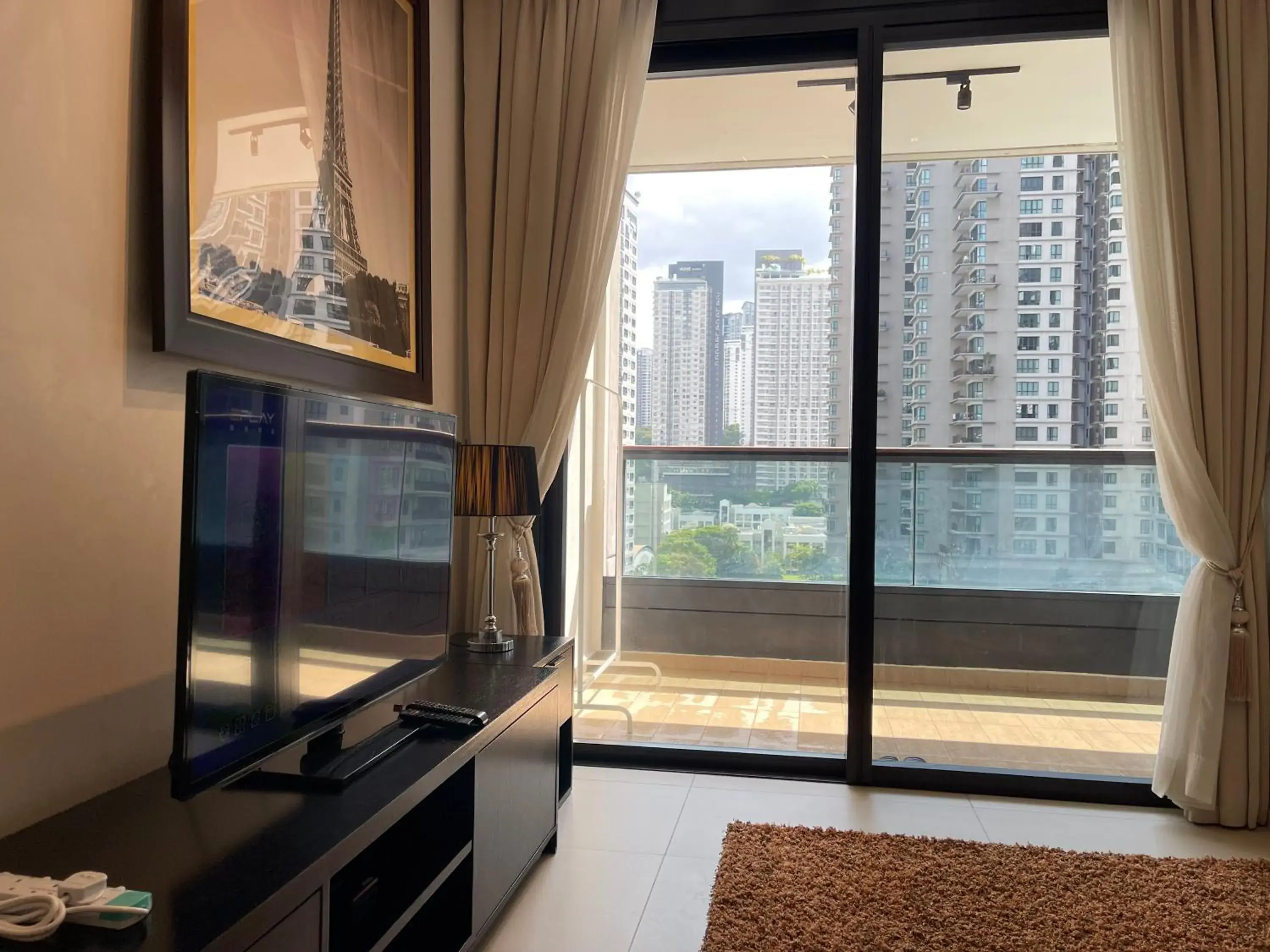 TV/Entertainment Center in ARCORIS, MONT KIARA