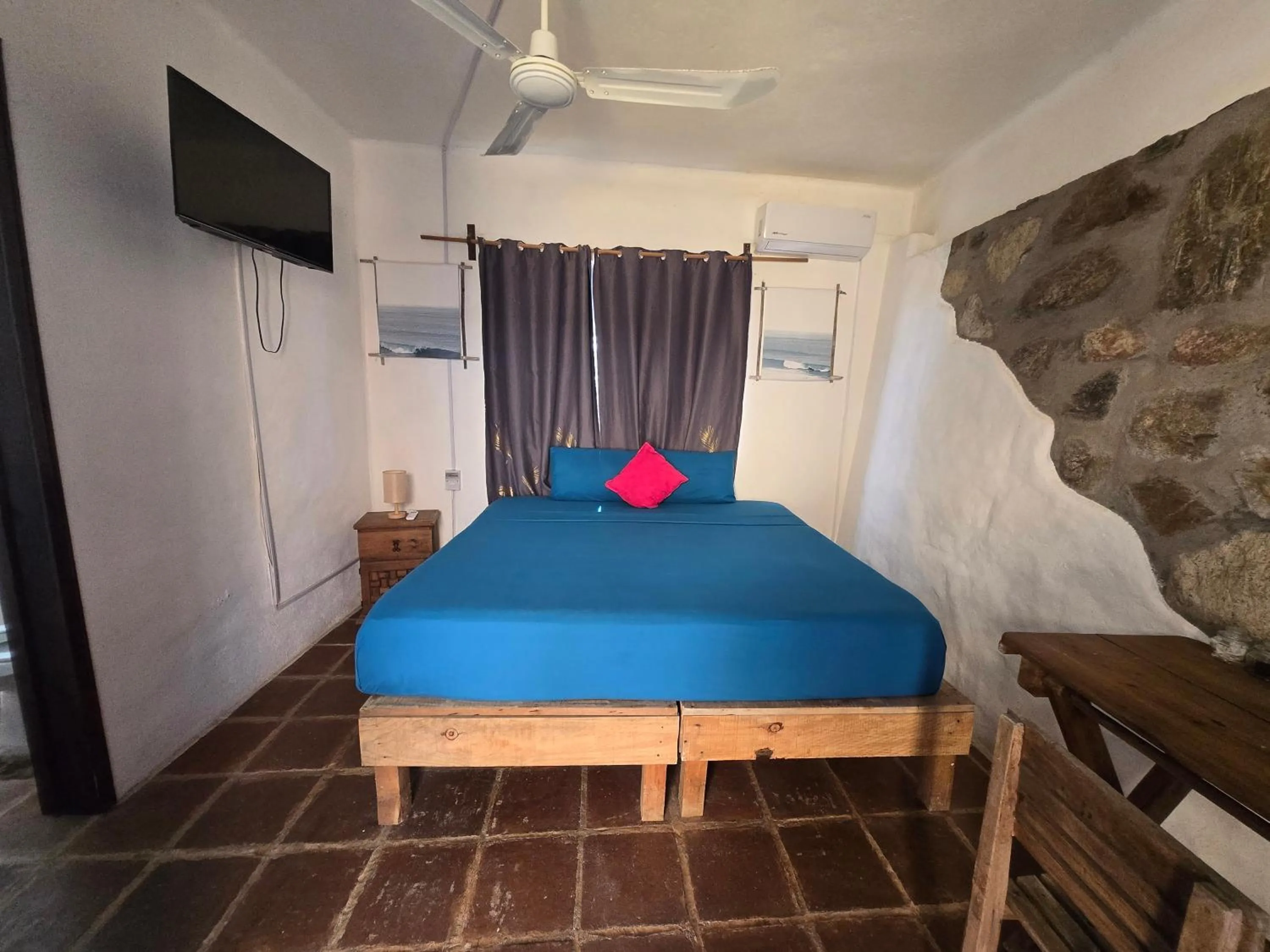 Bed in Hotel Quinto Sol