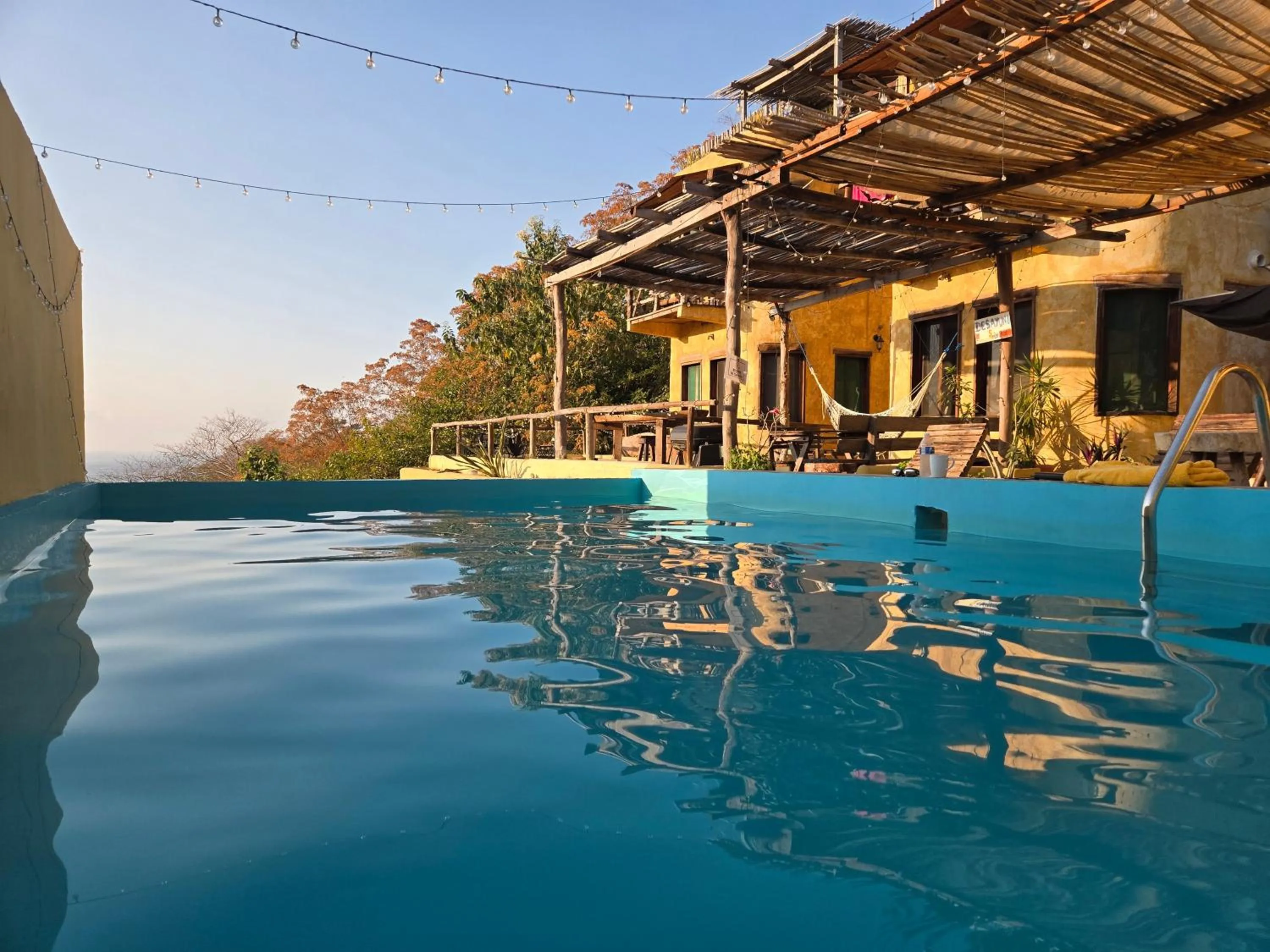 Swimming pool in Hotel Quinto Sol
