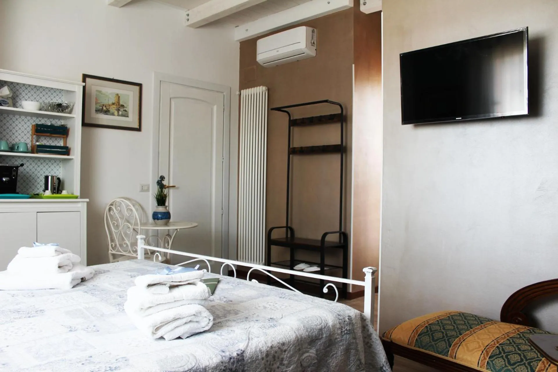 Photo of the whole room, Bed in B&B Villa Lilla