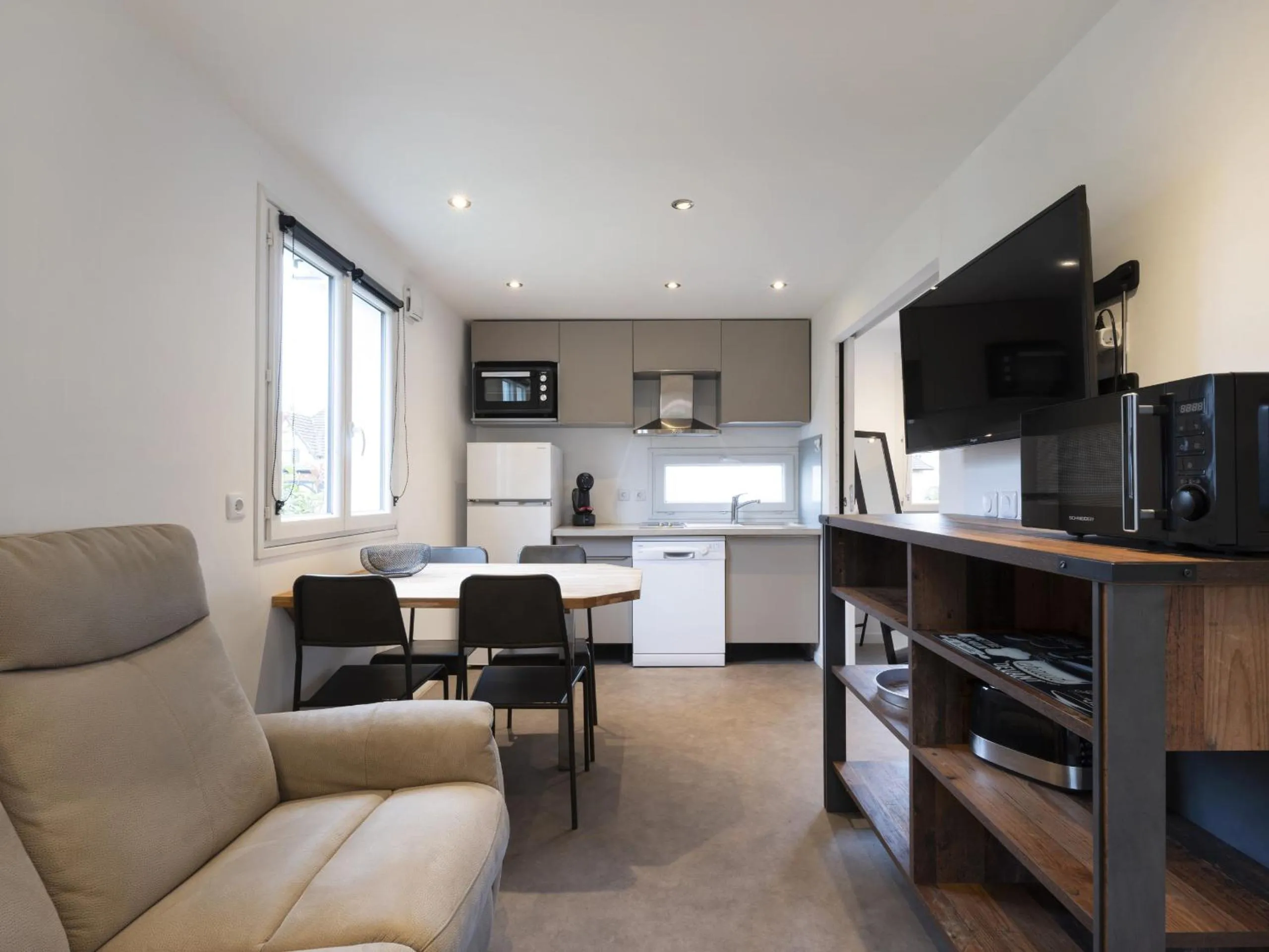 Communal lounge/ TV room in Residence Louis Quartier Des Lilas