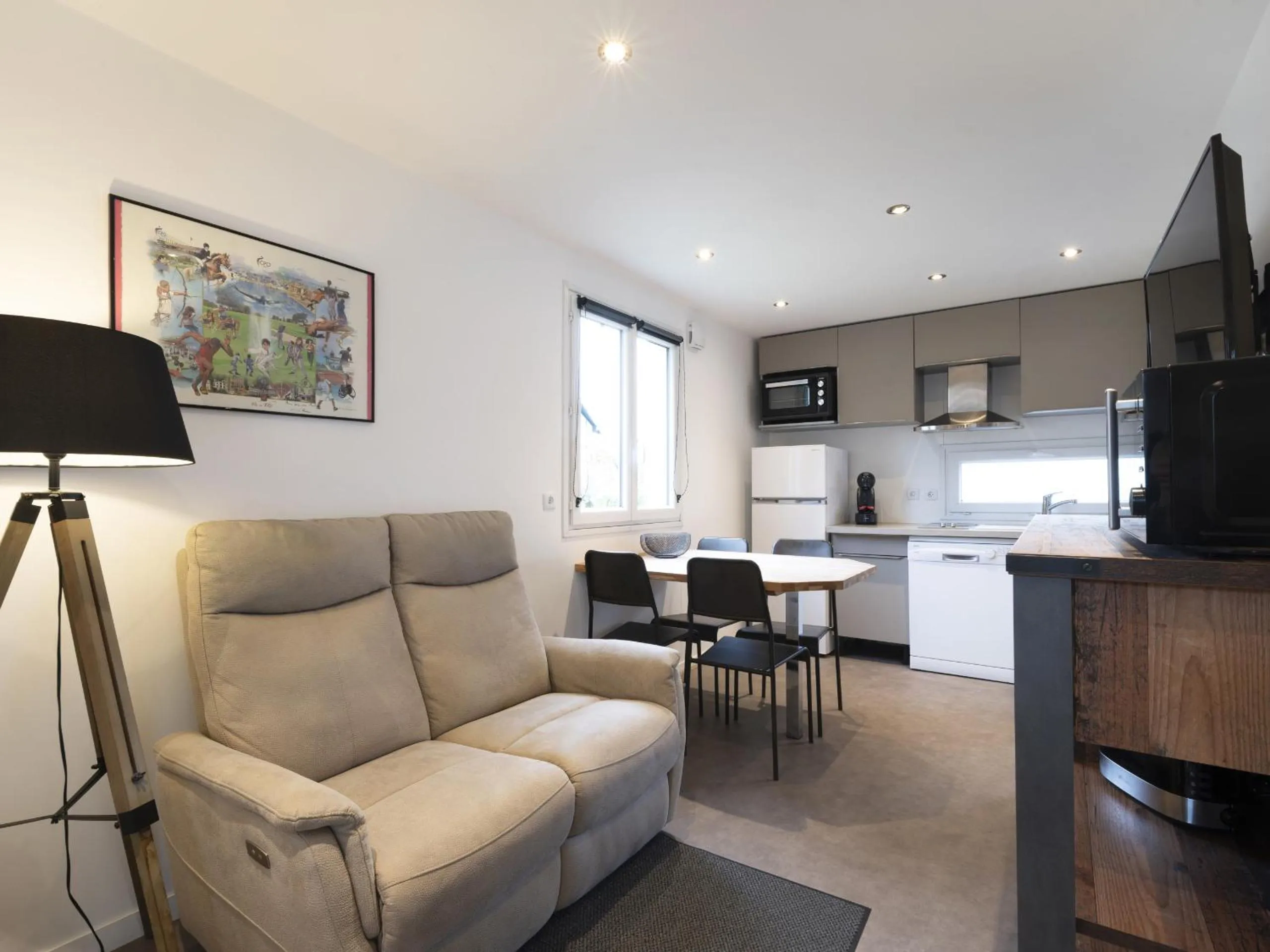 Communal lounge/ TV room in Residence Louis Quartier Des Lilas