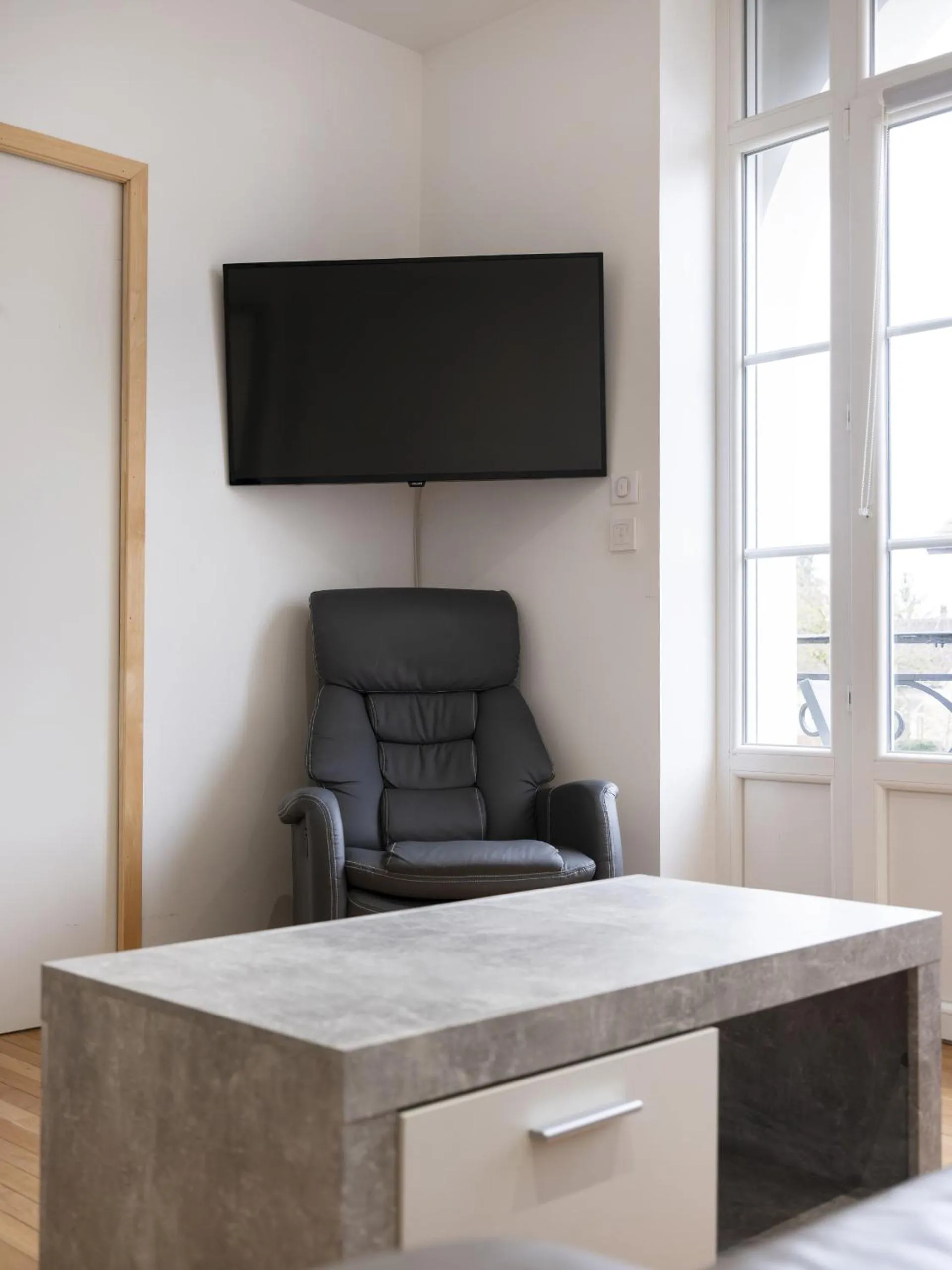 Communal lounge/ TV room in Residence Louis Quartier Des Lilas