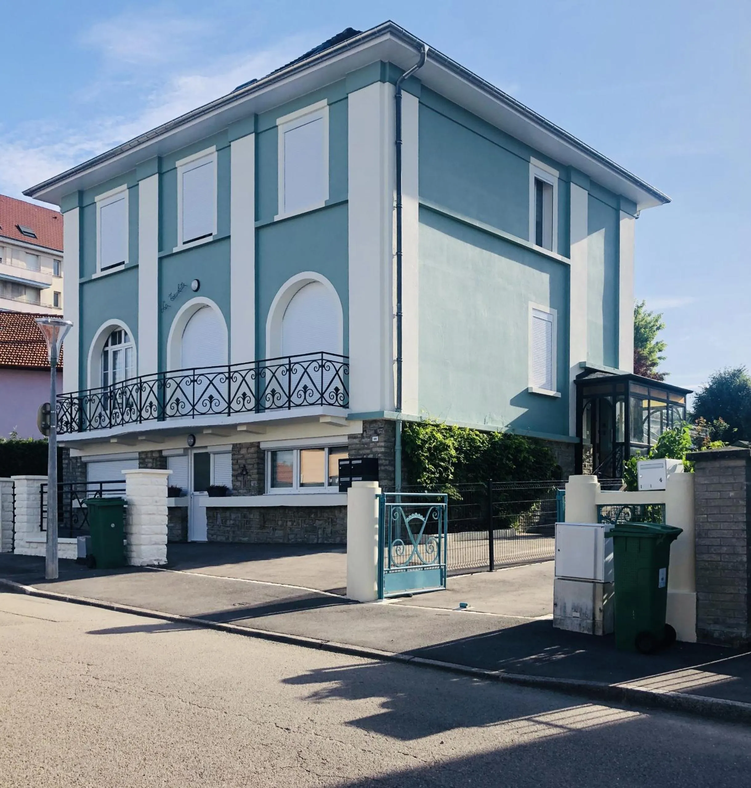 Off site in Residence Louis Quartier Des Lilas