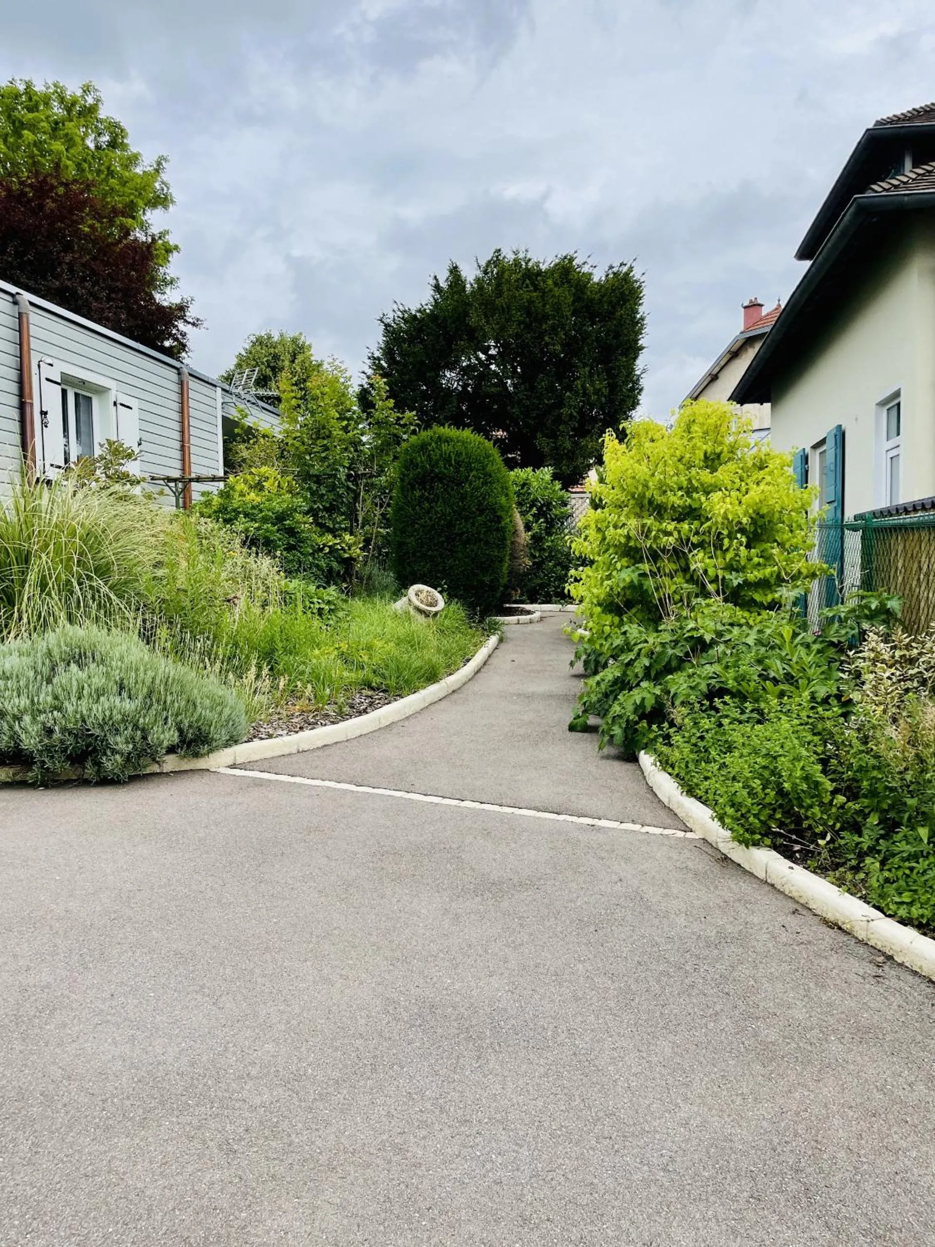 Patio in Residence Louis Quartier Des Lilas