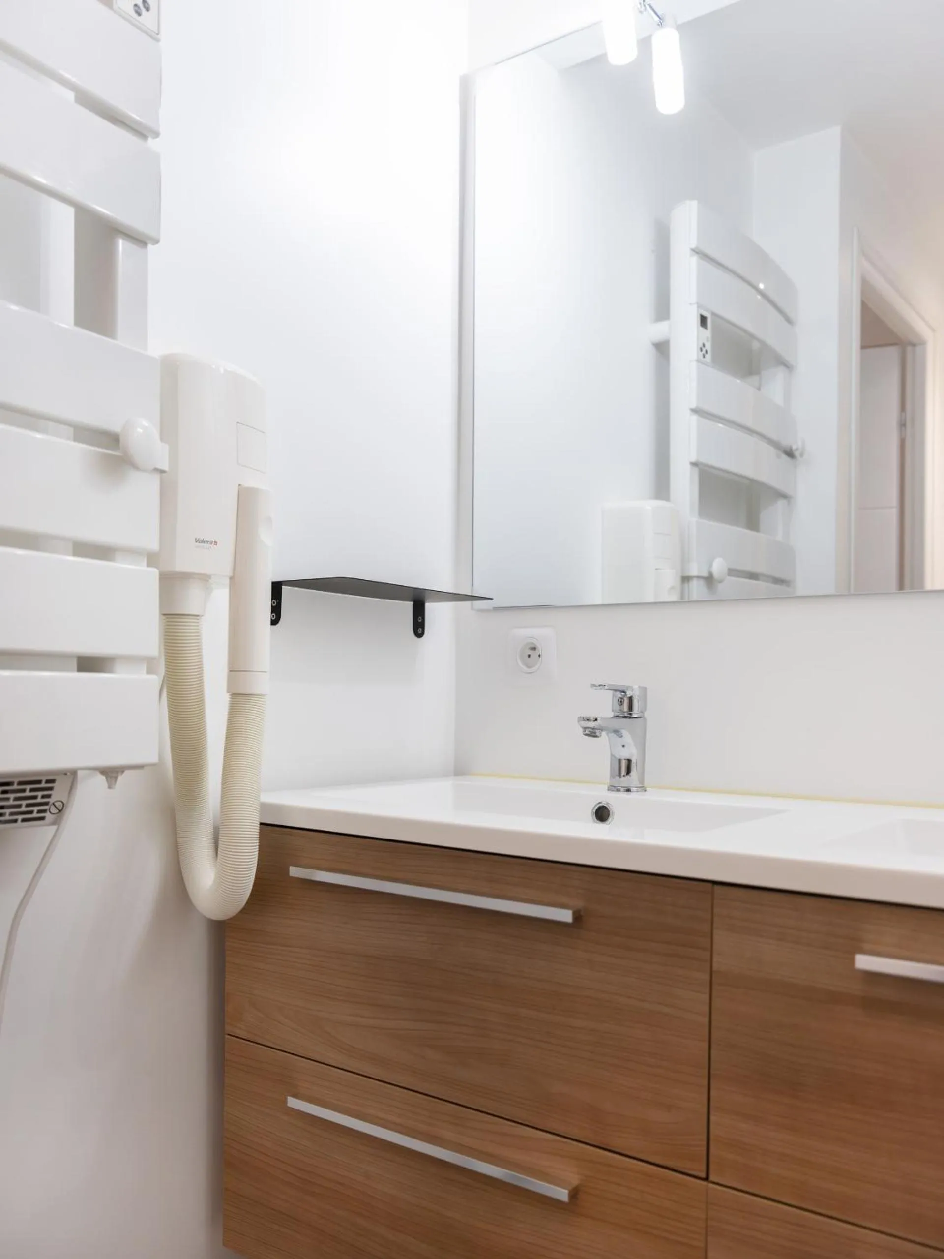 Bathroom in Residence Louis Quartier Des Lilas