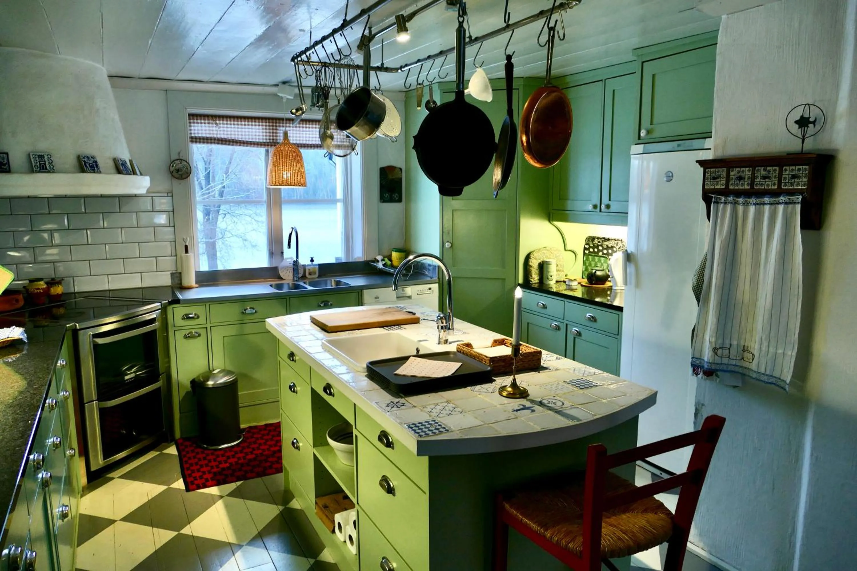 Communal kitchen in Sundets Gård - Bed & Breakfast