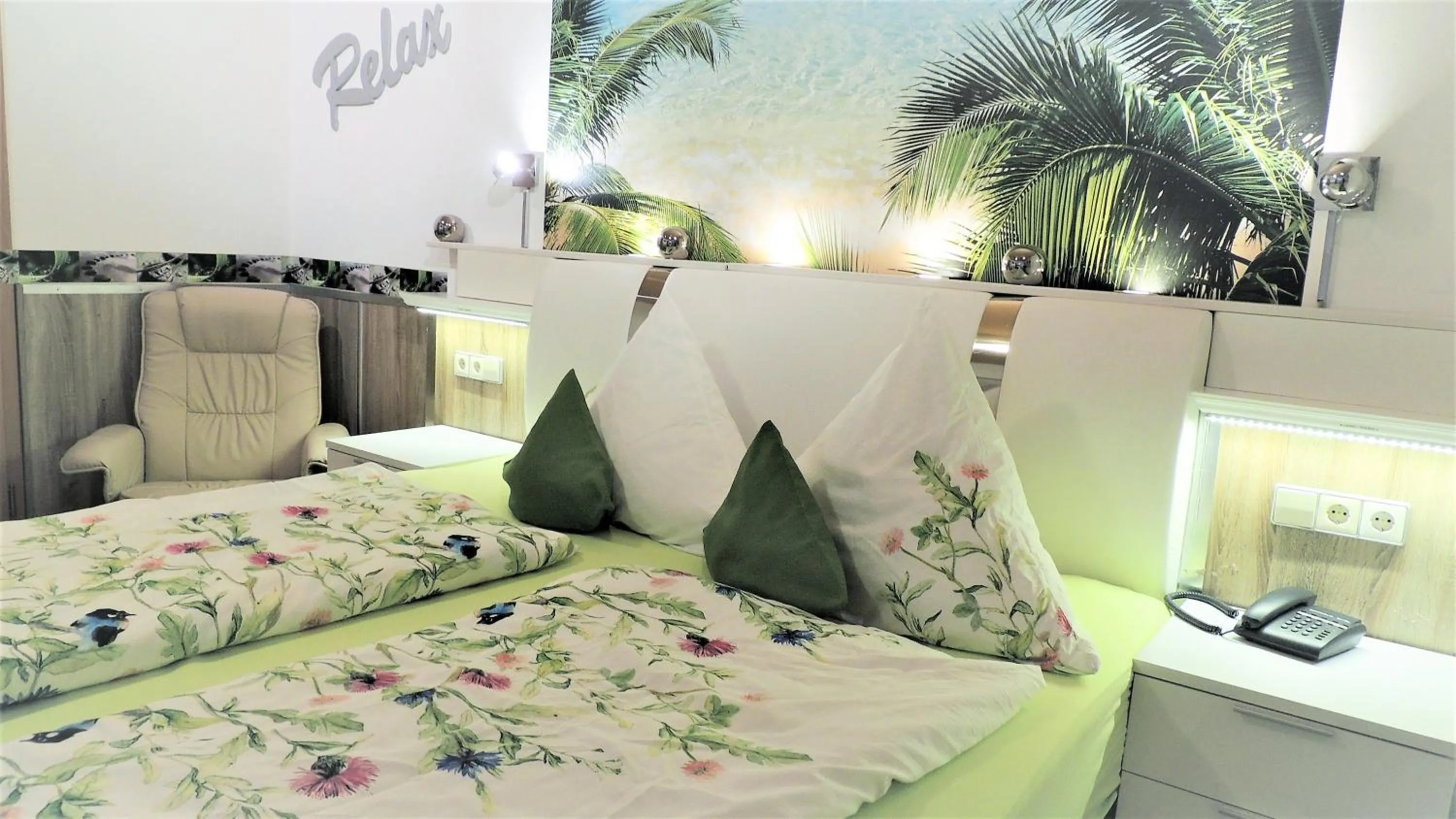 Photo of the whole room, Bed in Appartements 4U Rodenbach