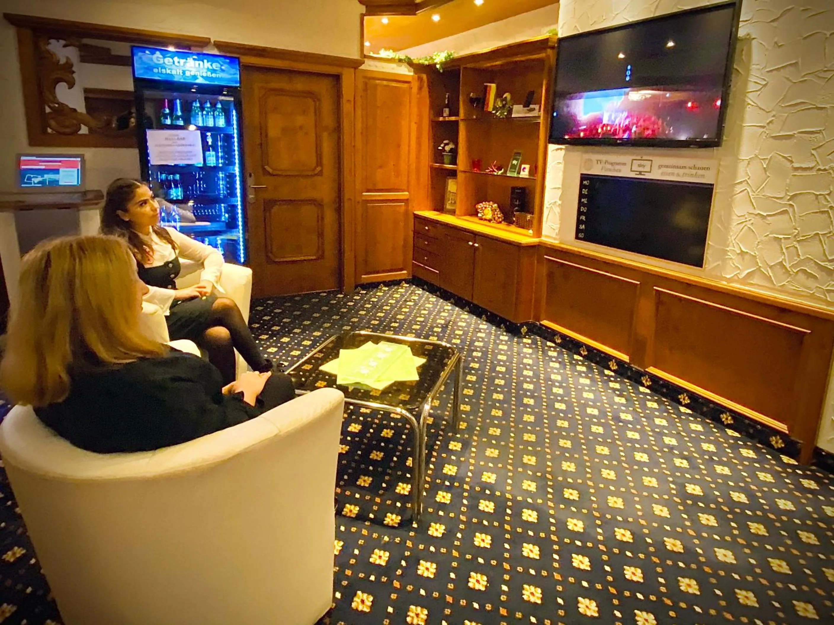 Communal lounge/ TV room in Meister BÄR HOTEL Frankenwald
