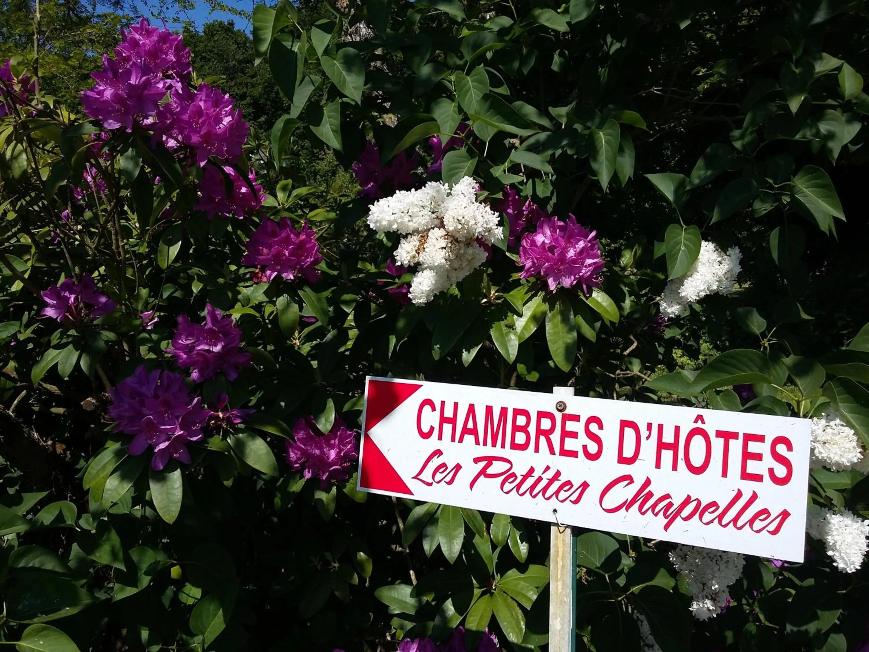 Property logo or sign in Les Petites Chapelles