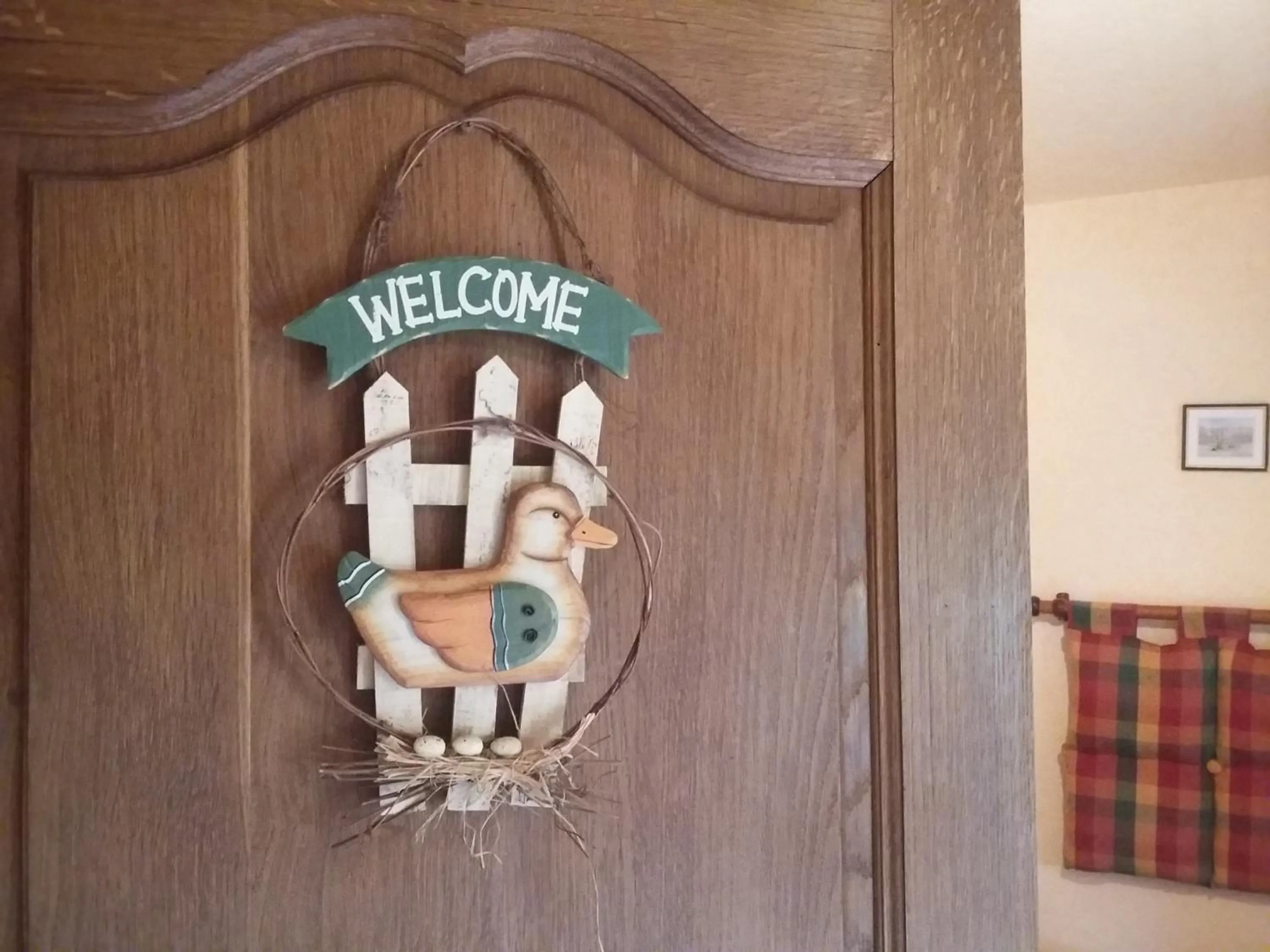 Decorative detail in Les Petites Chapelles