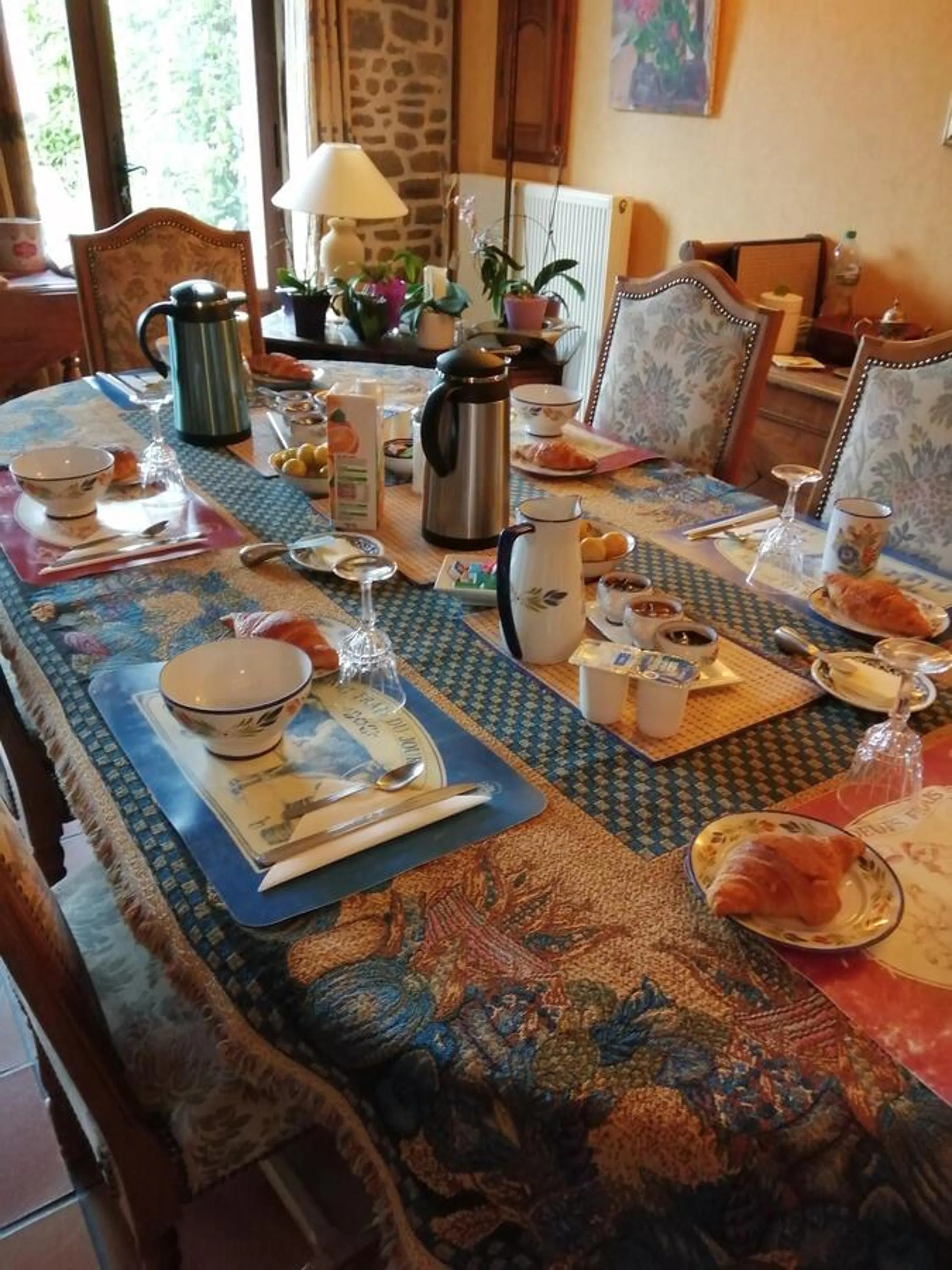 Food and drinks in Les Petites Chapelles