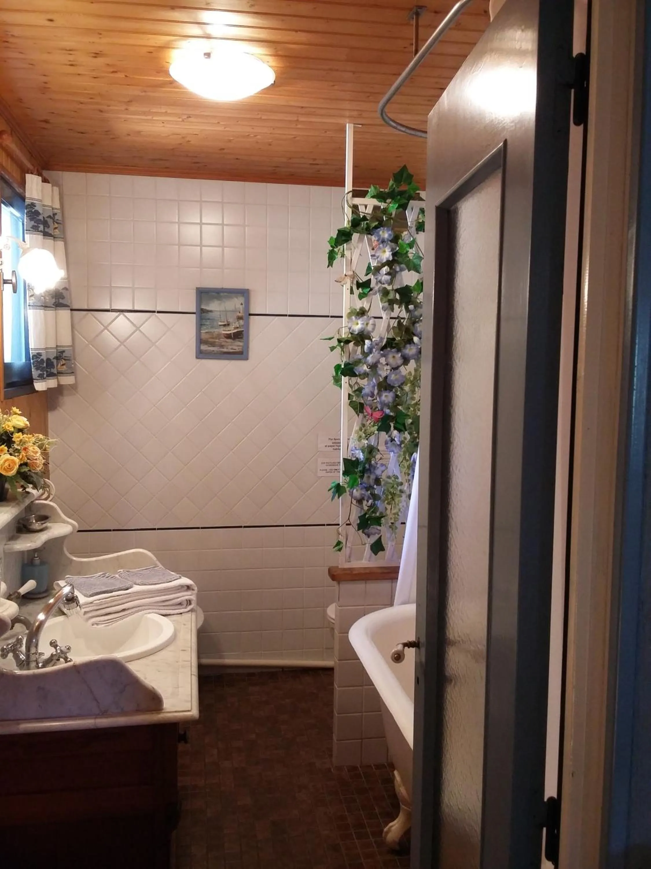 Bathroom in Les Petites Chapelles