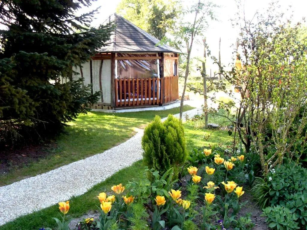Garden in Les Petites Chapelles