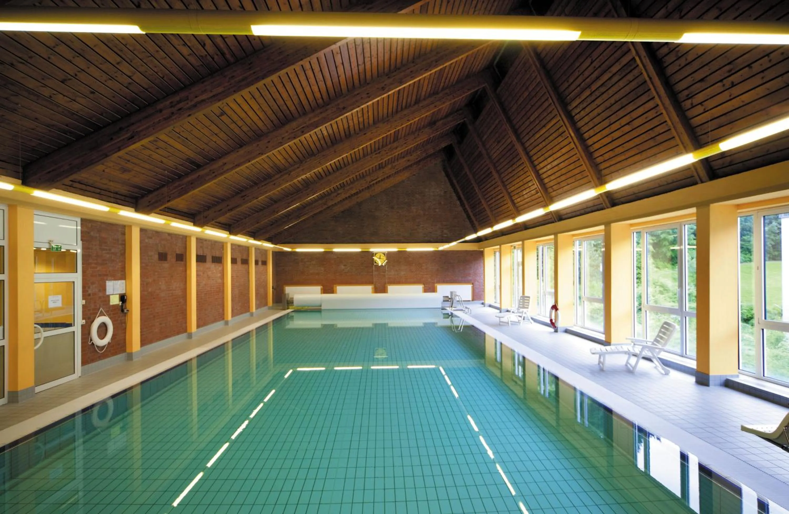 Swimming pool in Hotel Fröbelhof