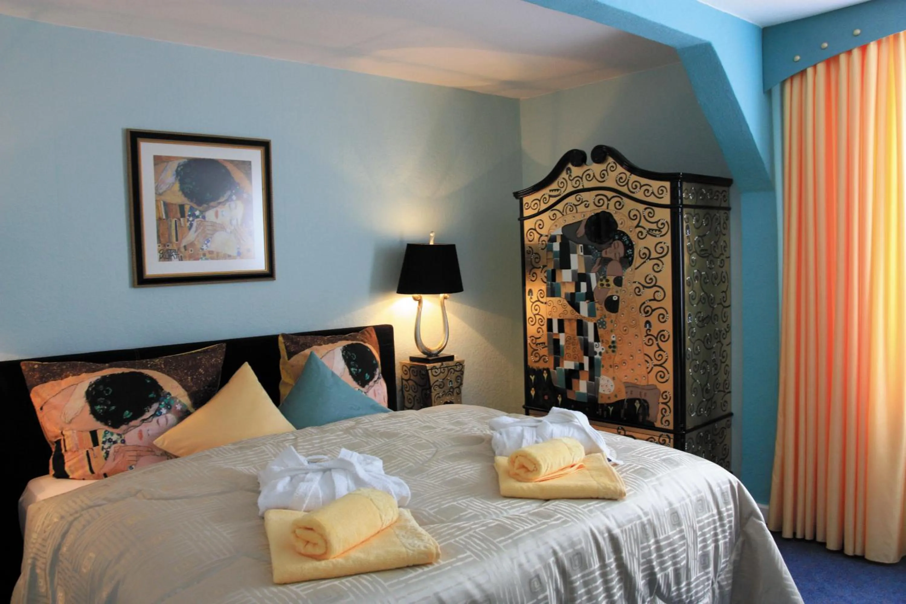 Photo of the whole room, Bed in Hotel Fröbelhof