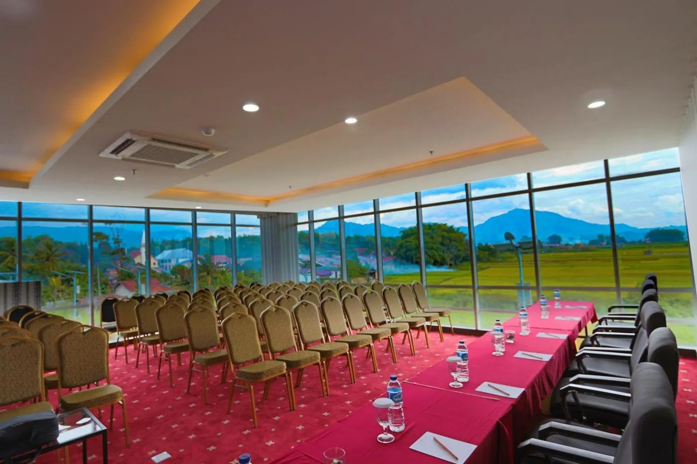 Labersa Hotel & Convention Center Toba Balige