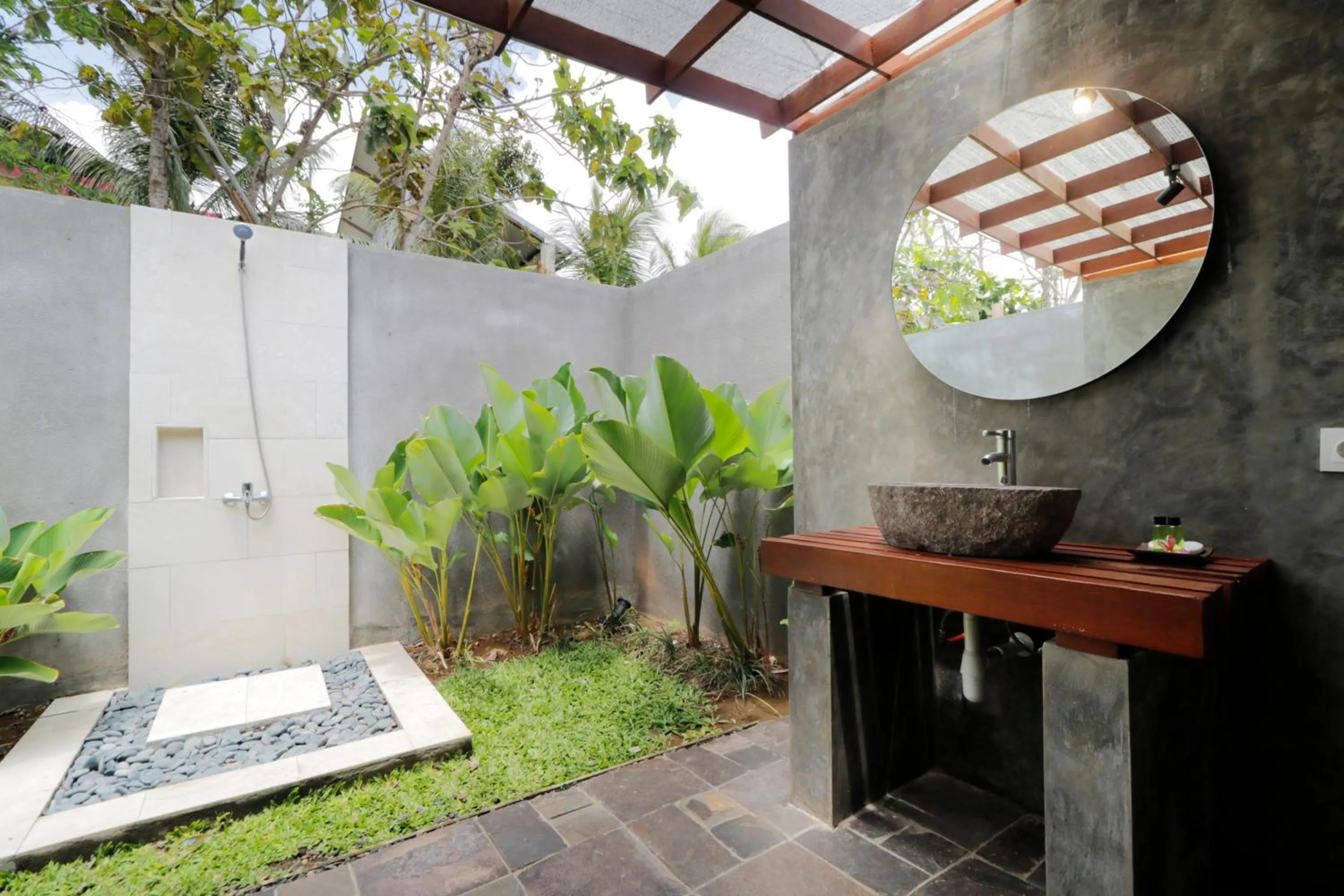 Bathroom in Bingin Lodge Uluwatu