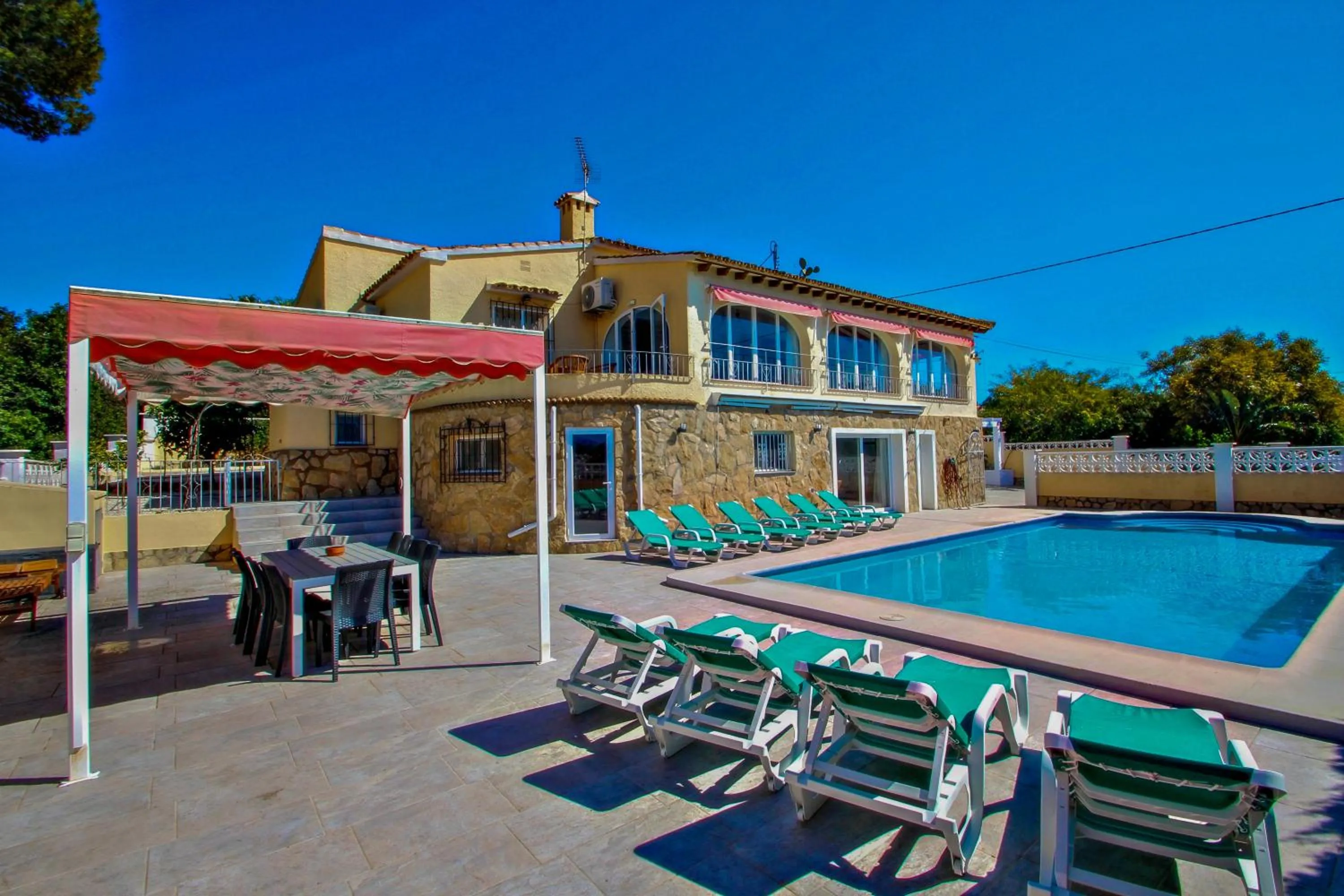 Samina - holiday home with stunning views and private pool in Benissa