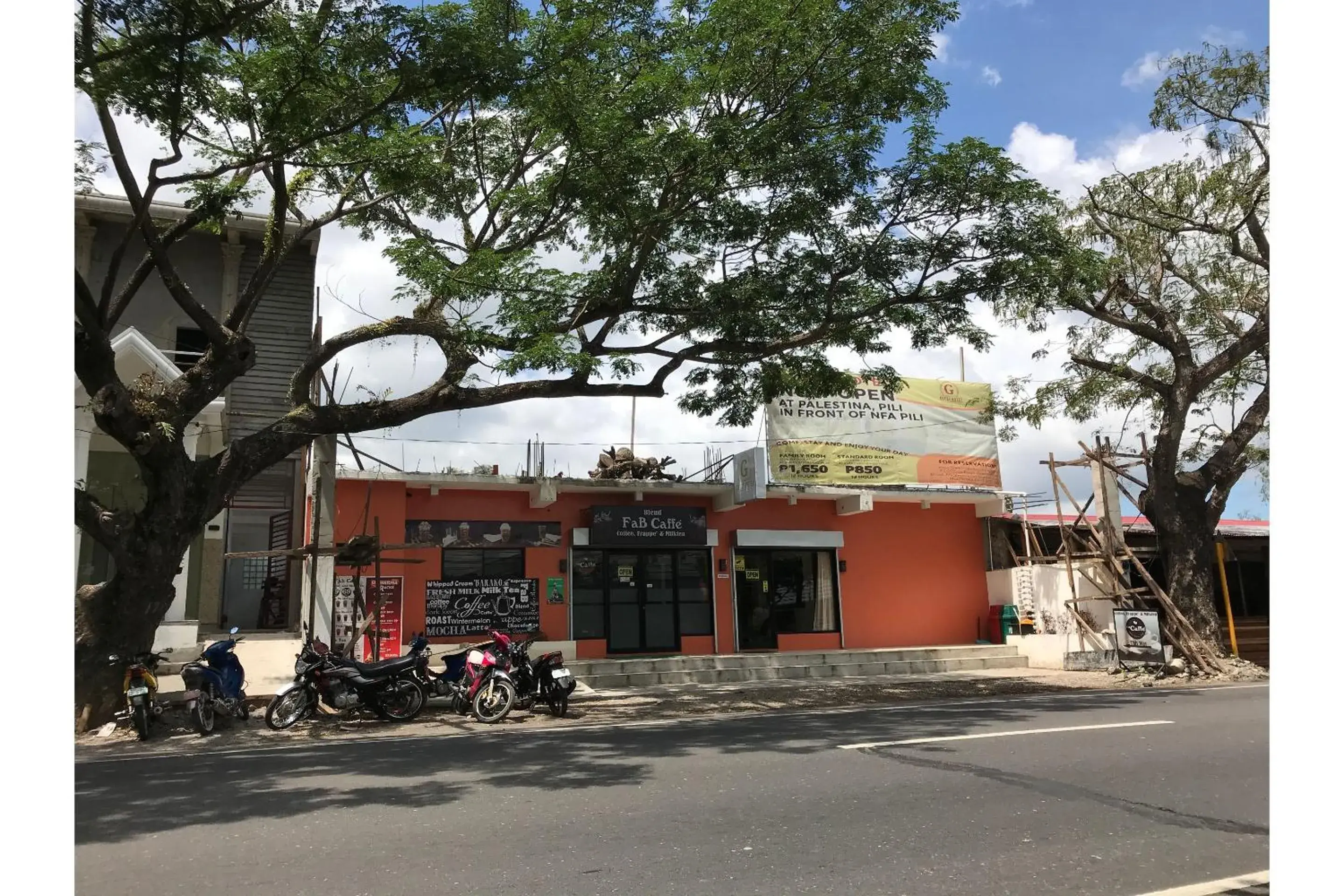 Facade/entrance in Guest Hotel Facade/entrance in Guest Hotel
