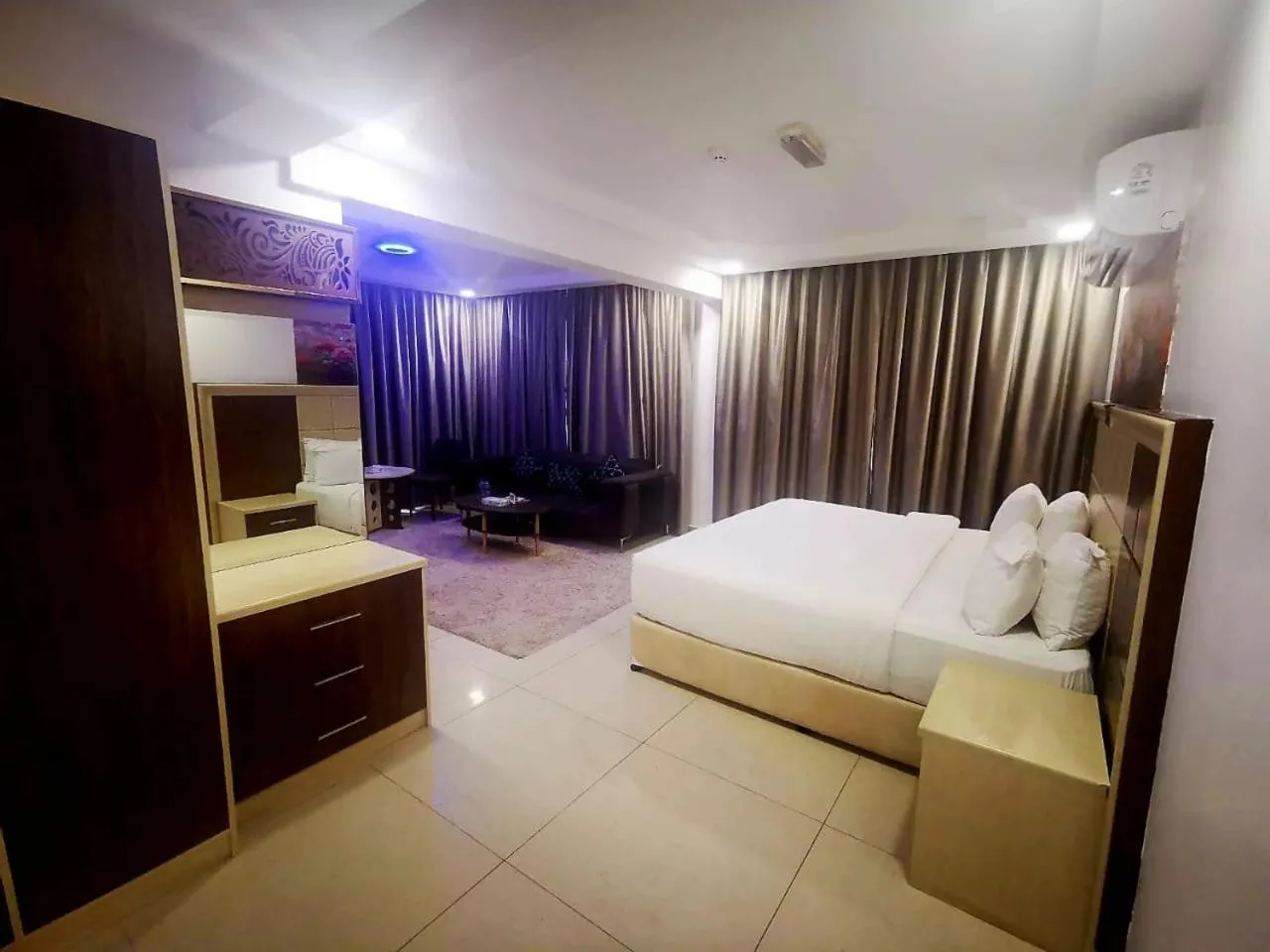 Bed in Diamond Star Hotel فندق النجمة الماسية