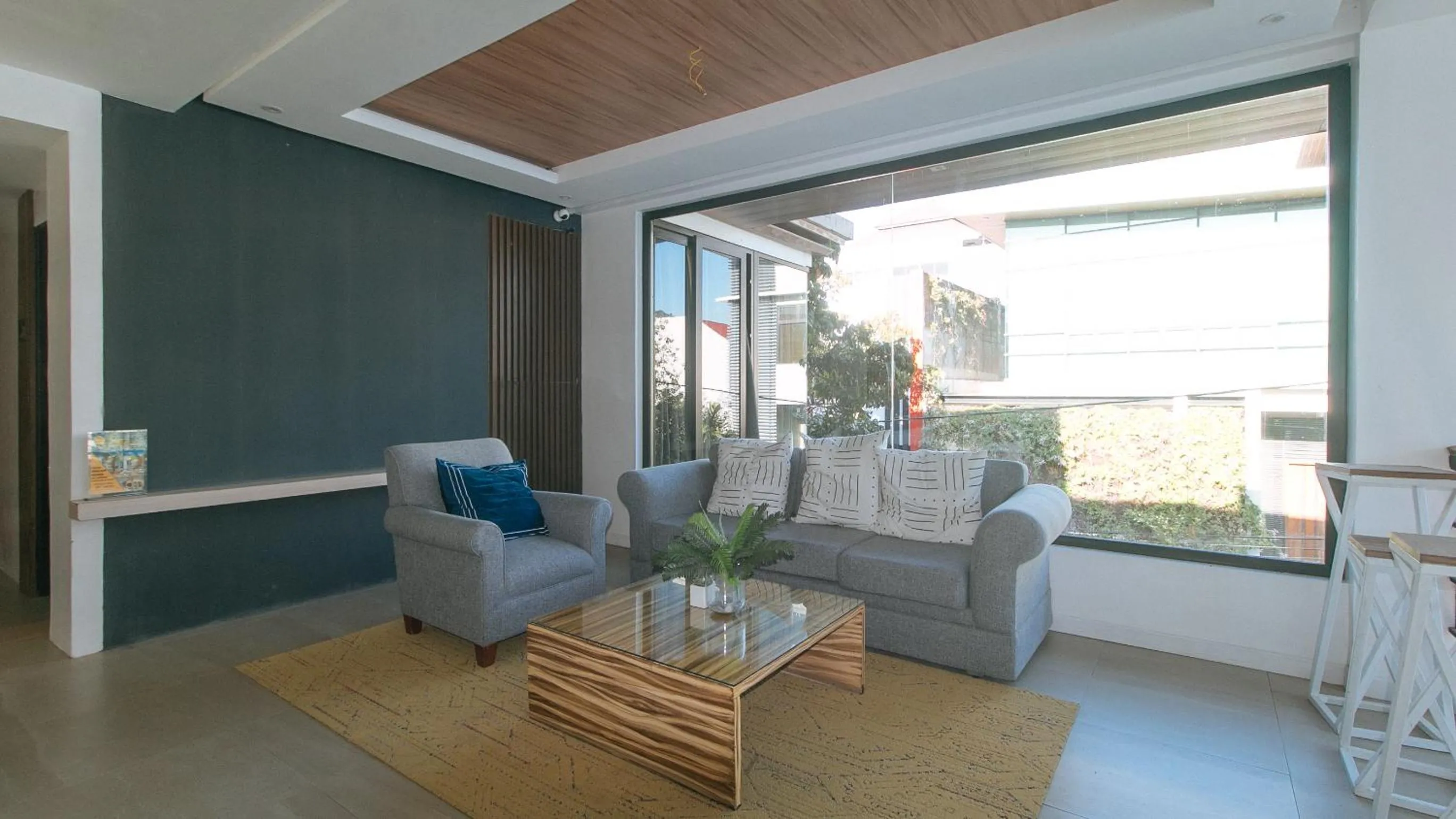 Living room in RedDoorz at Anton's Loft Designer Resort Pansol Calamba Laguna